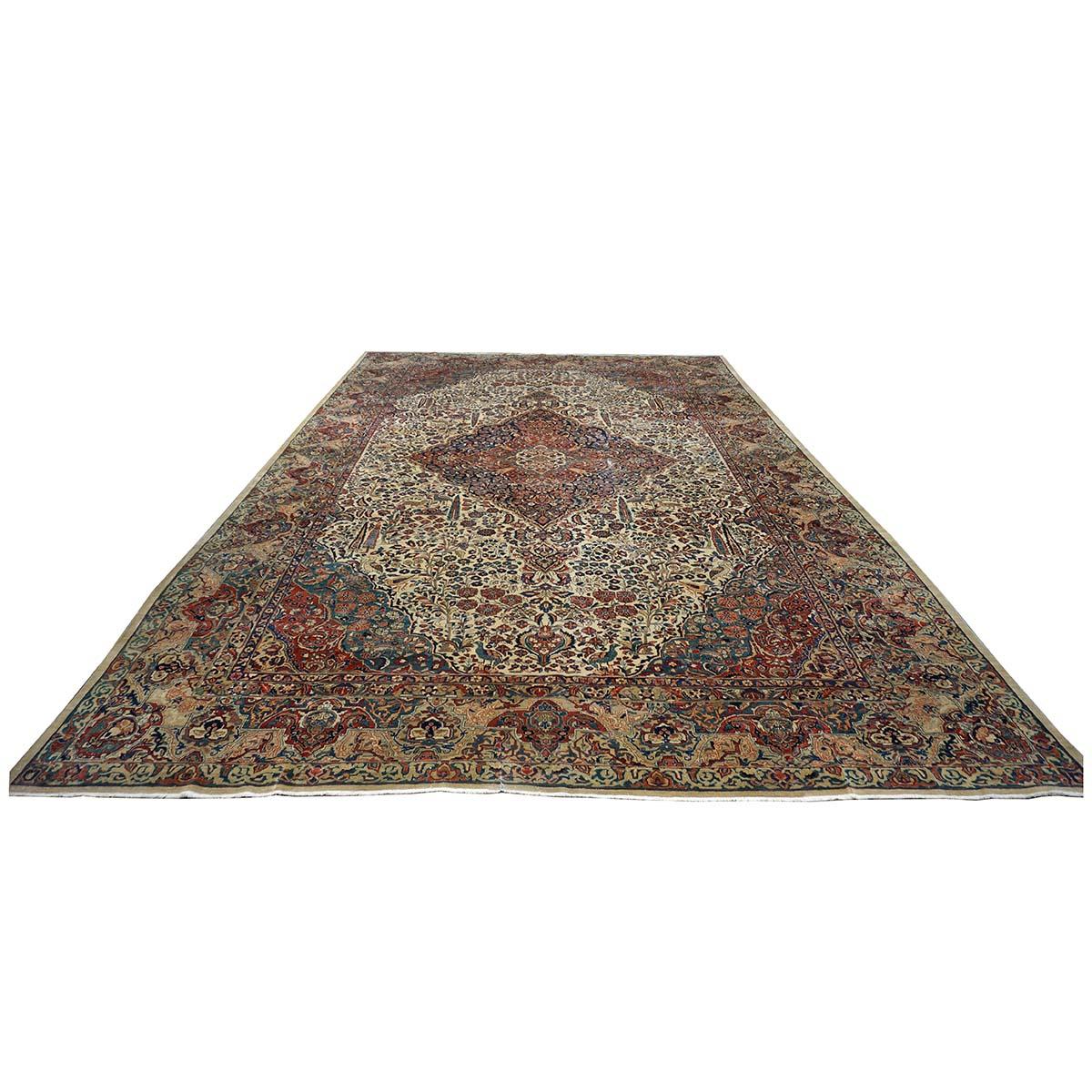 Antiker persischer Sarouk Mahajaran-Teppich in Übergröße 12x19 in Elfenbein, Marineblau und Rot (Handgewebt) im Angebot