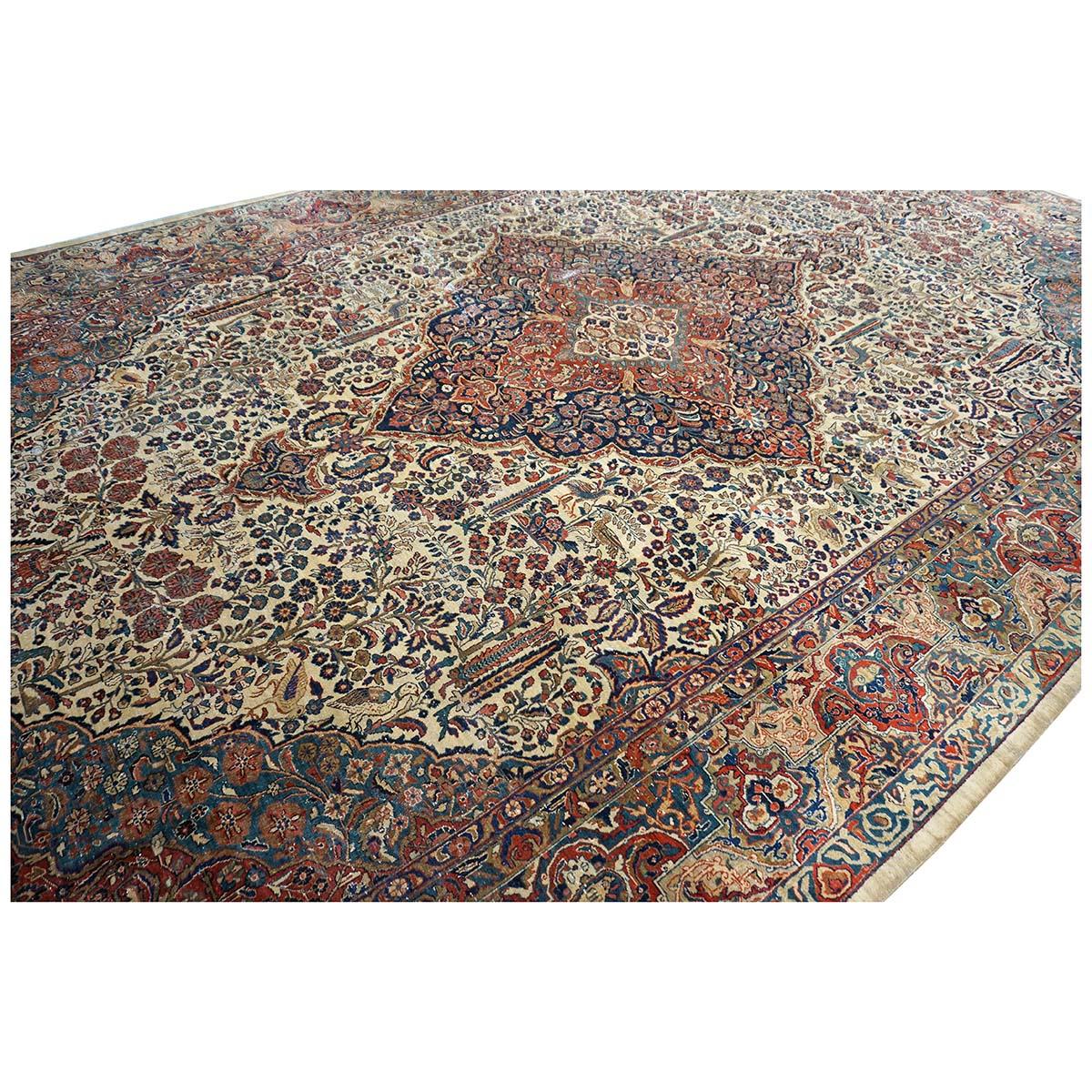 Antiker persischer Sarouk Mahajaran-Teppich in Übergröße 12x19 in Elfenbein, Marineblau und Rot im Angebot 1