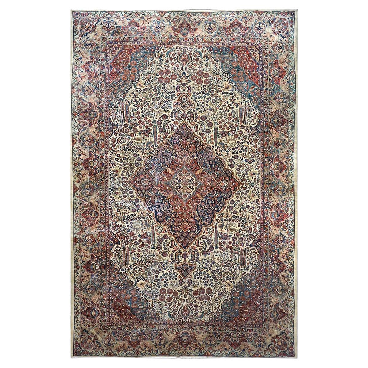 Antiker persischer Sarouk Mahajaran-Teppich in Übergröße 12x19 in Elfenbein, Marineblau und Rot im Angebot