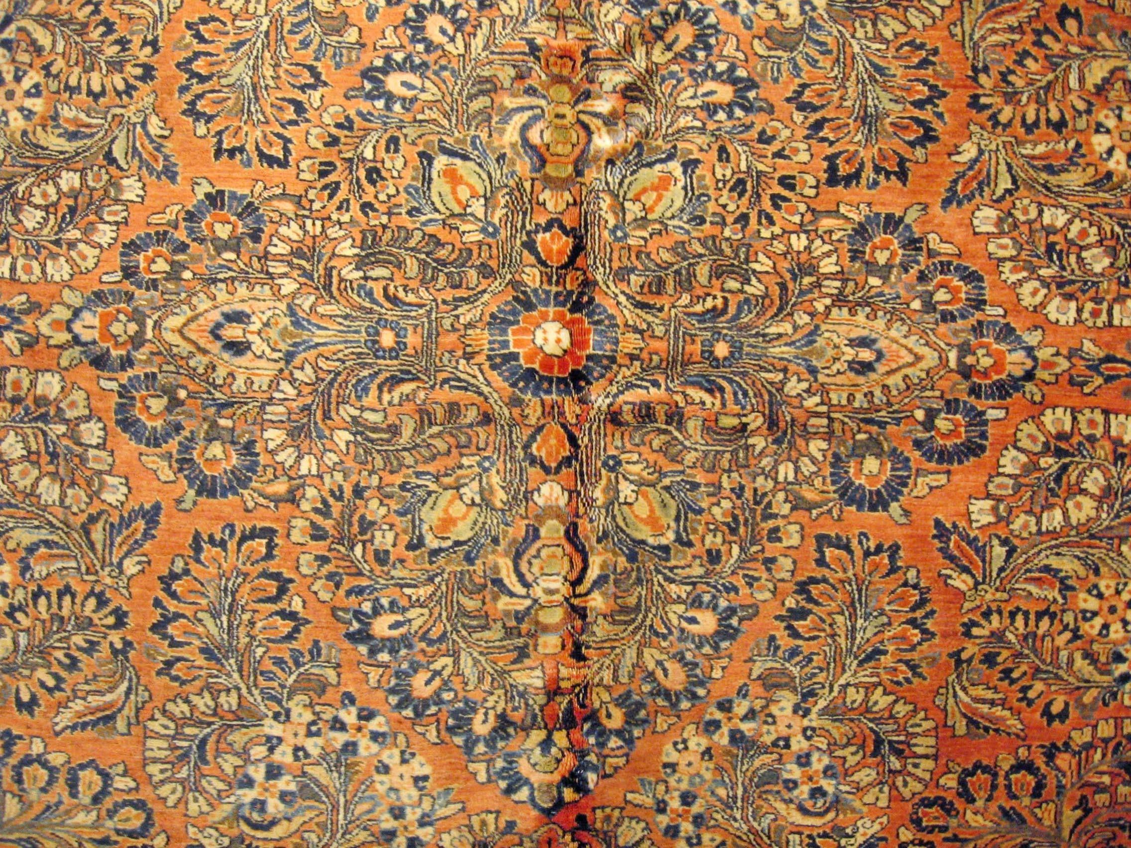 Early 20th Century Antique Persian Sarouk Oriental Rug, in Room size, with Central Medallion For Sale