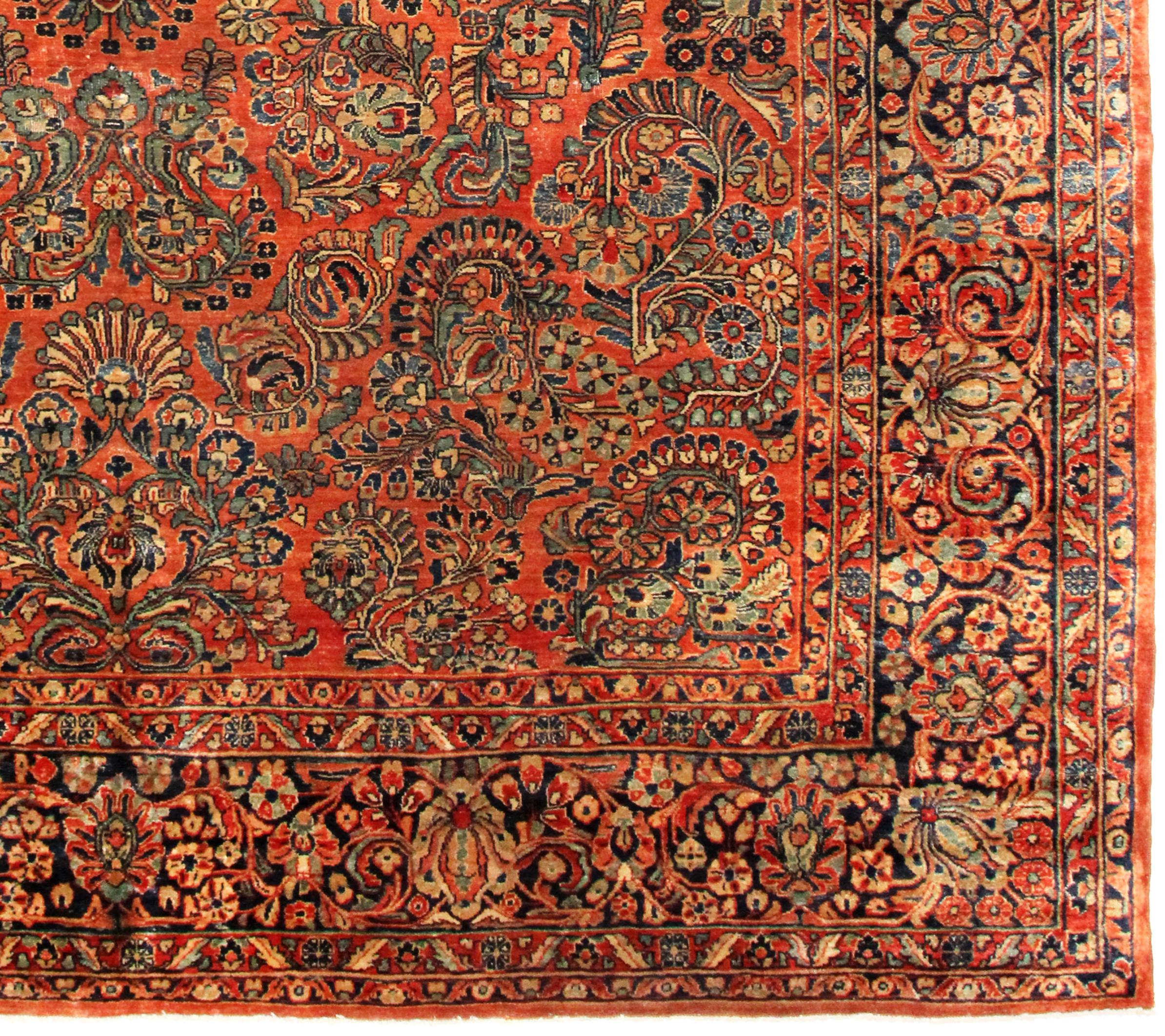 Antique Persian Sarouk Oriental Rug, in Room Size, with Coral Tones, circa 1920 In Good Condition For Sale In New York, NY