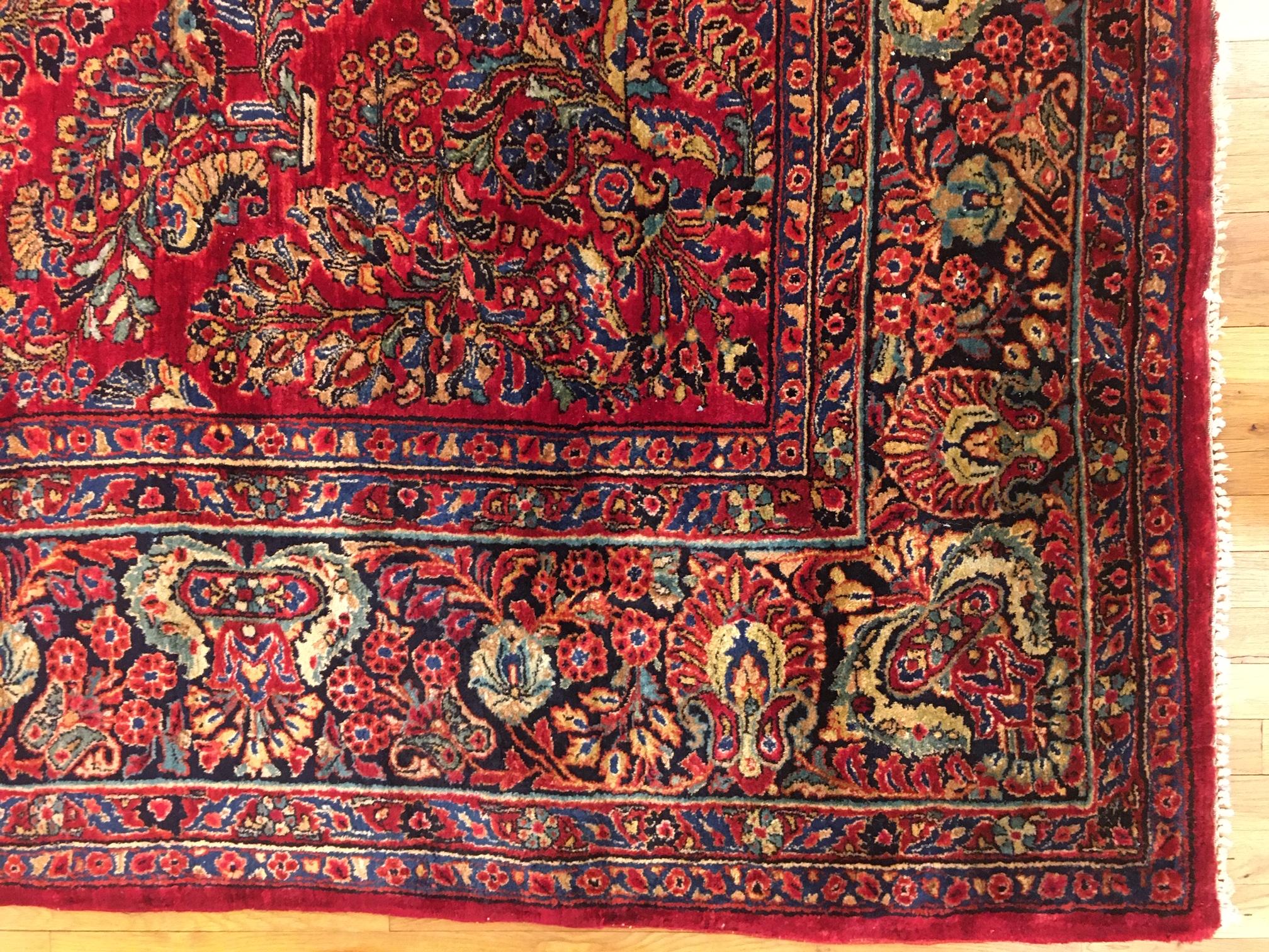 Antique Persian Sarouk Oriental Rug, circa 1910, in room size

An antique Persian Sarouk oriental rug, size 13'0