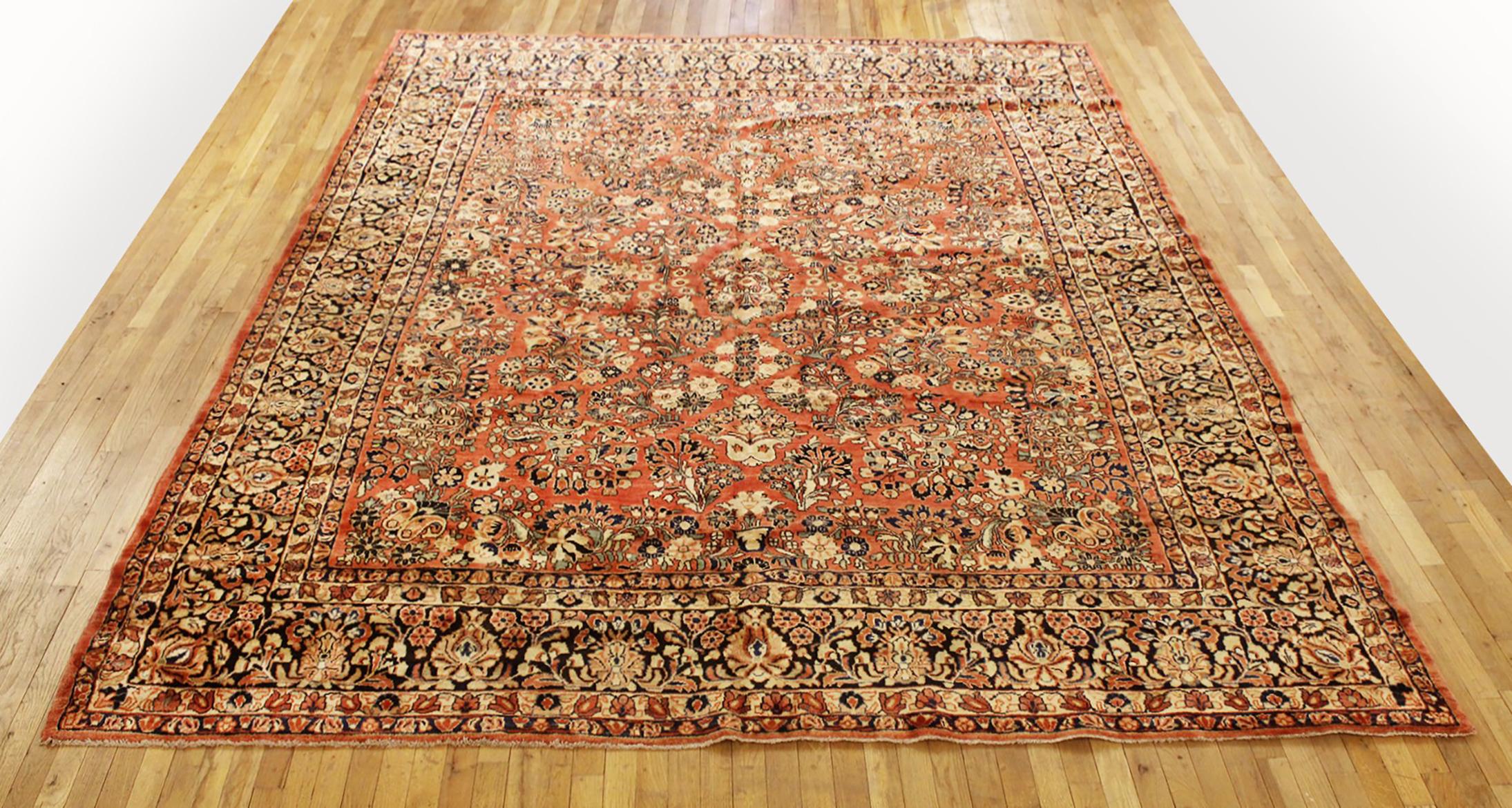 Antique Persian Sarouk Oriental Rug, circa 1920, Room size

An antique Persian Sarouk oriental rug, size 11'4