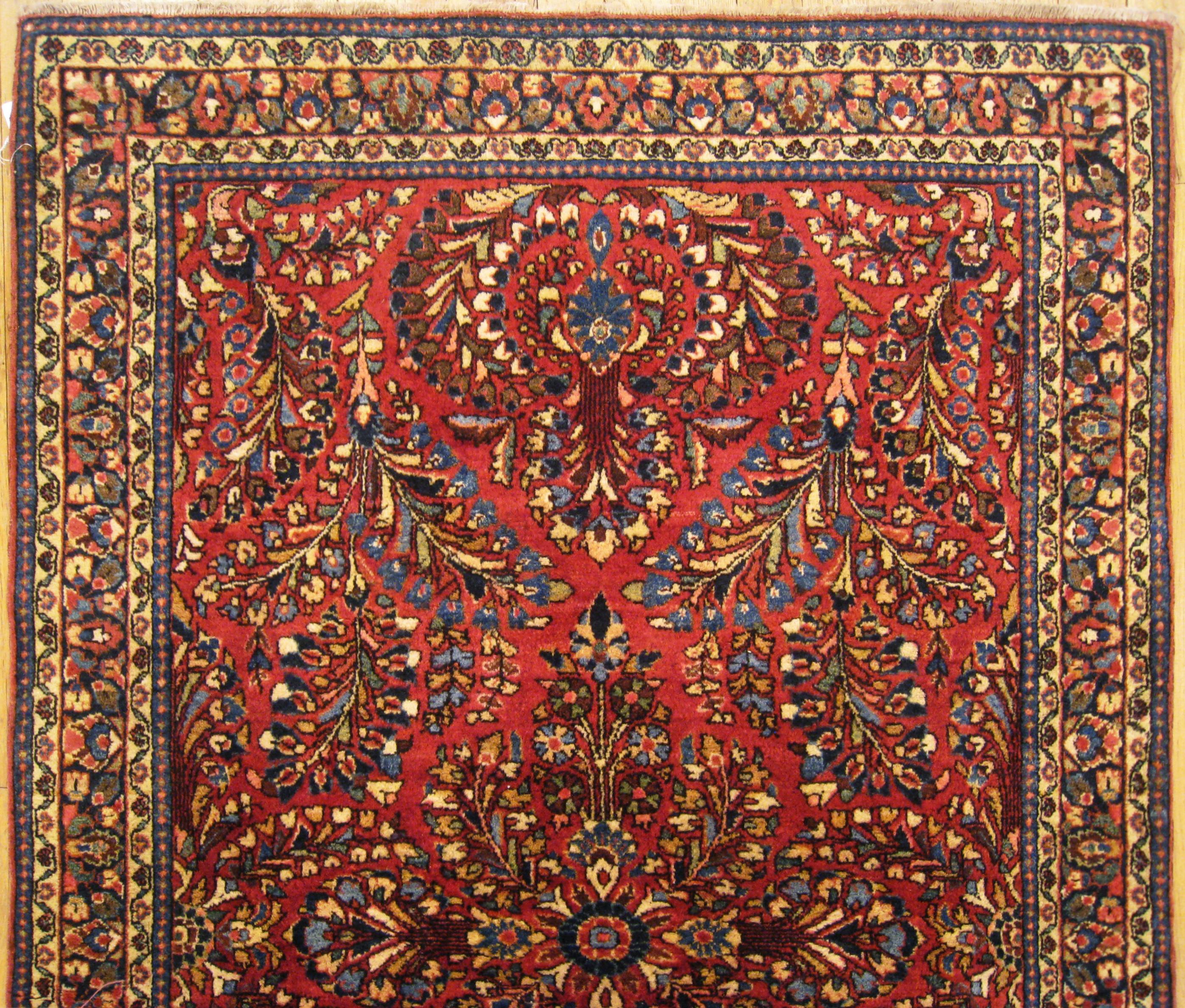 Antiker persischer Sarouk- orientalischer Teppich in Kleingröße, mit Juwelentönen, um 1920 (Handgeknüpft) im Angebot