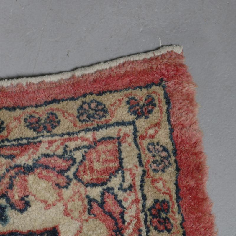 Antiker persischer Sarouk-Teppich aus orientalischer Wolle in Zimmergröße, um 1920 im Angebot 5