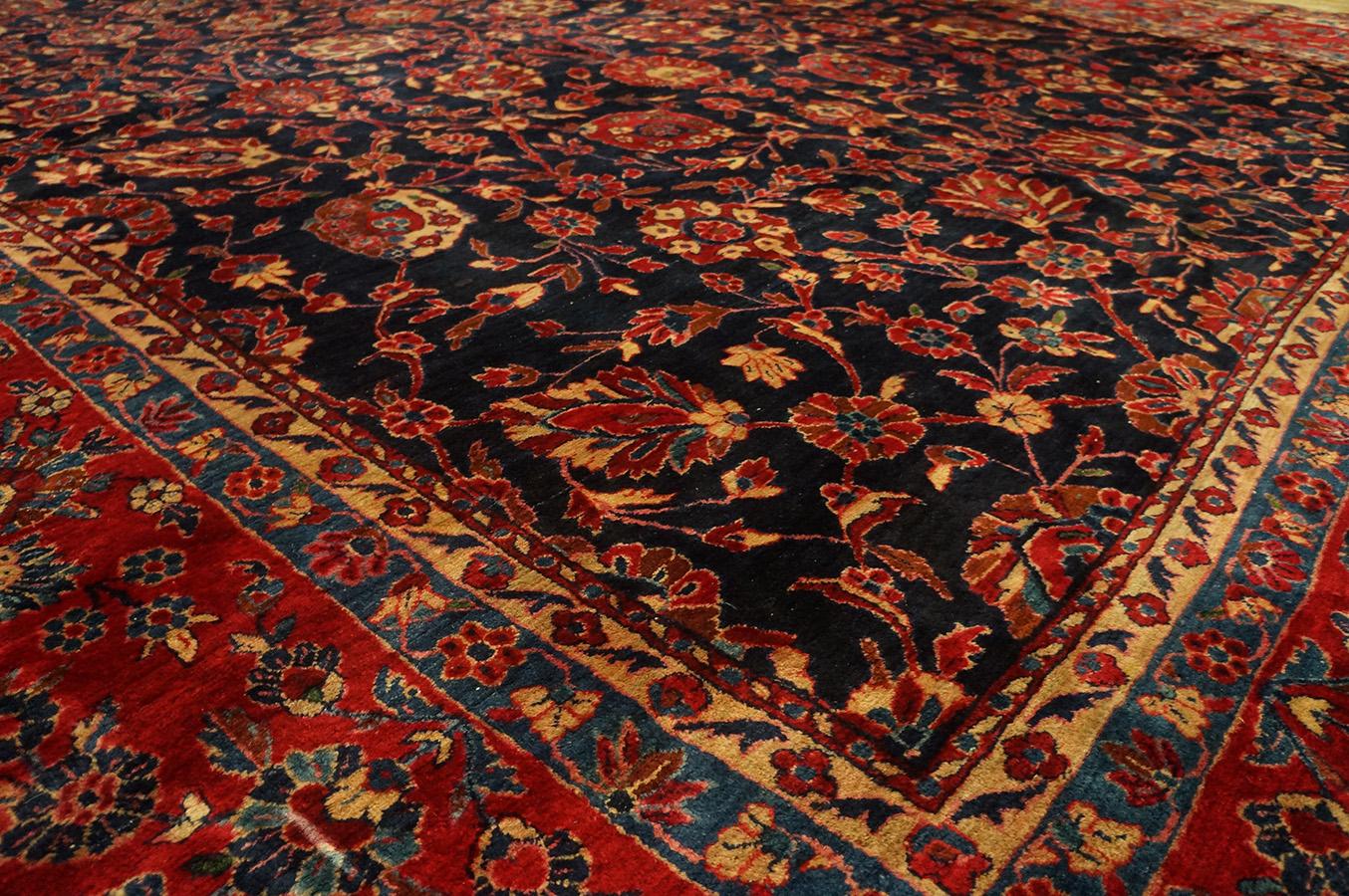 1920s Persian Sarouk Carpet ( 11' x 20' - 335 x 610 ) For Sale 3
