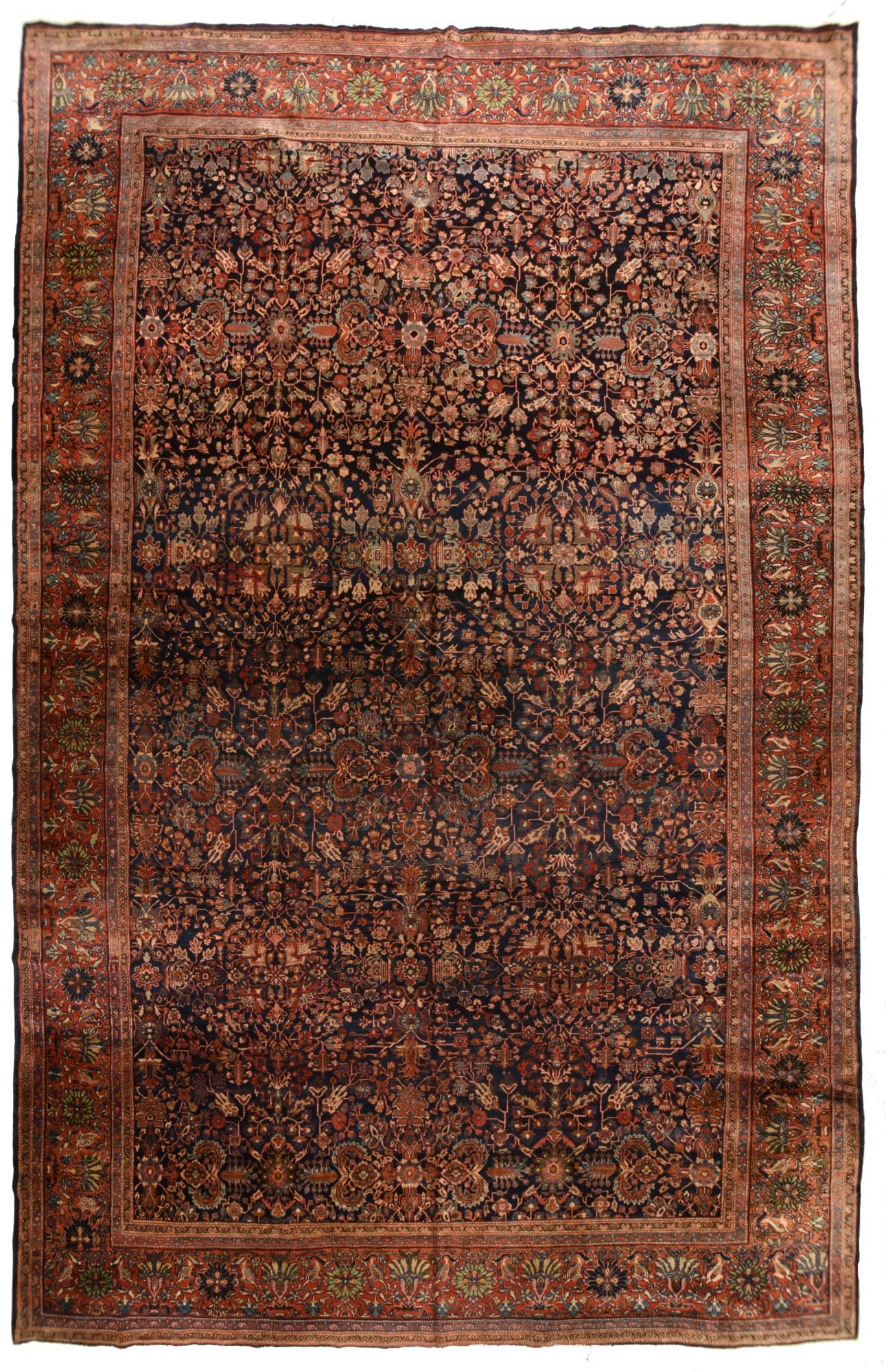 Antique Persian Sarouk Rug In Excellent Condition For Sale In New York, NY