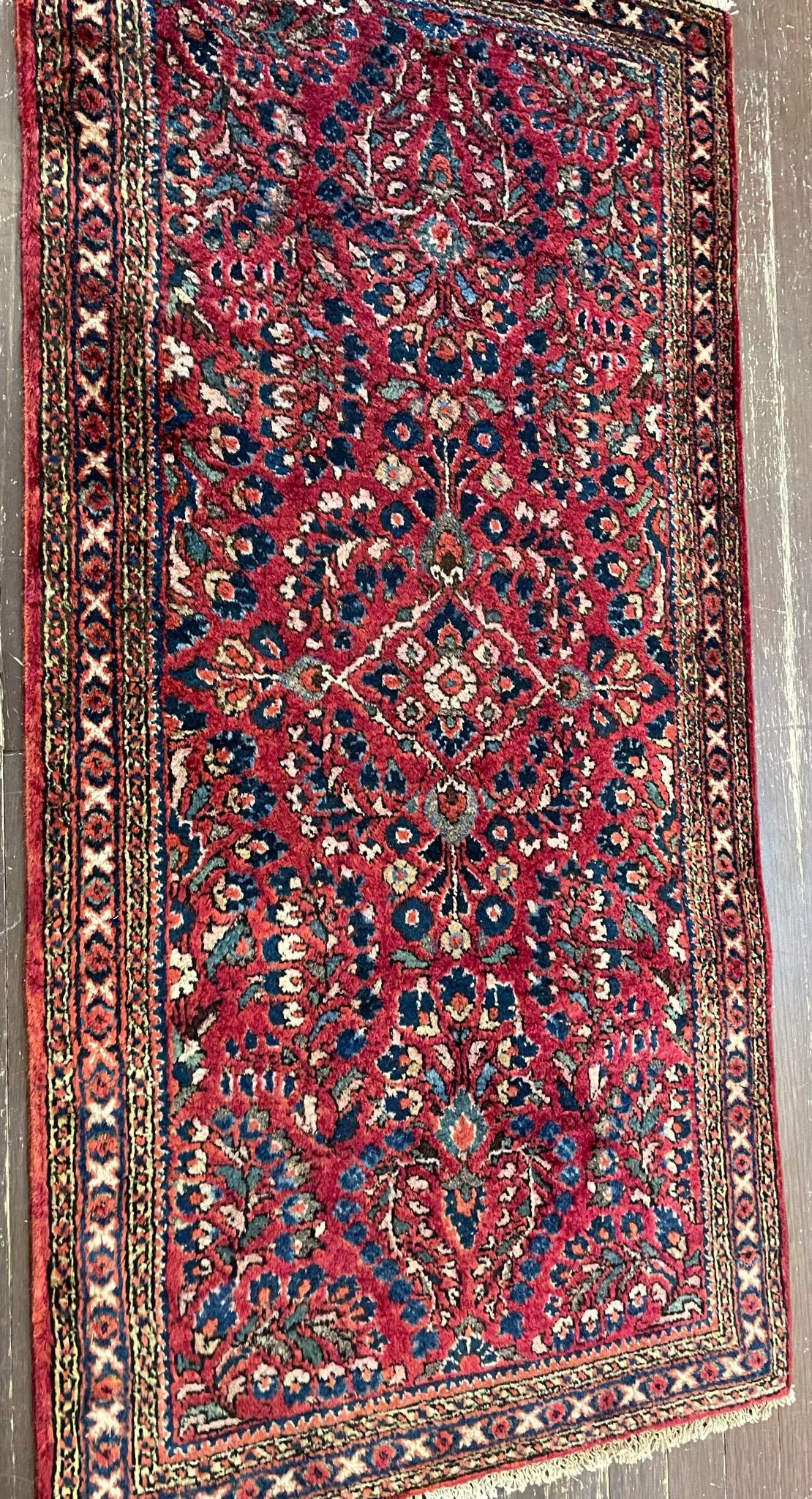 Antiker persischer Sarouk-Teppich, ca. 1920 (Persisch) im Angebot
