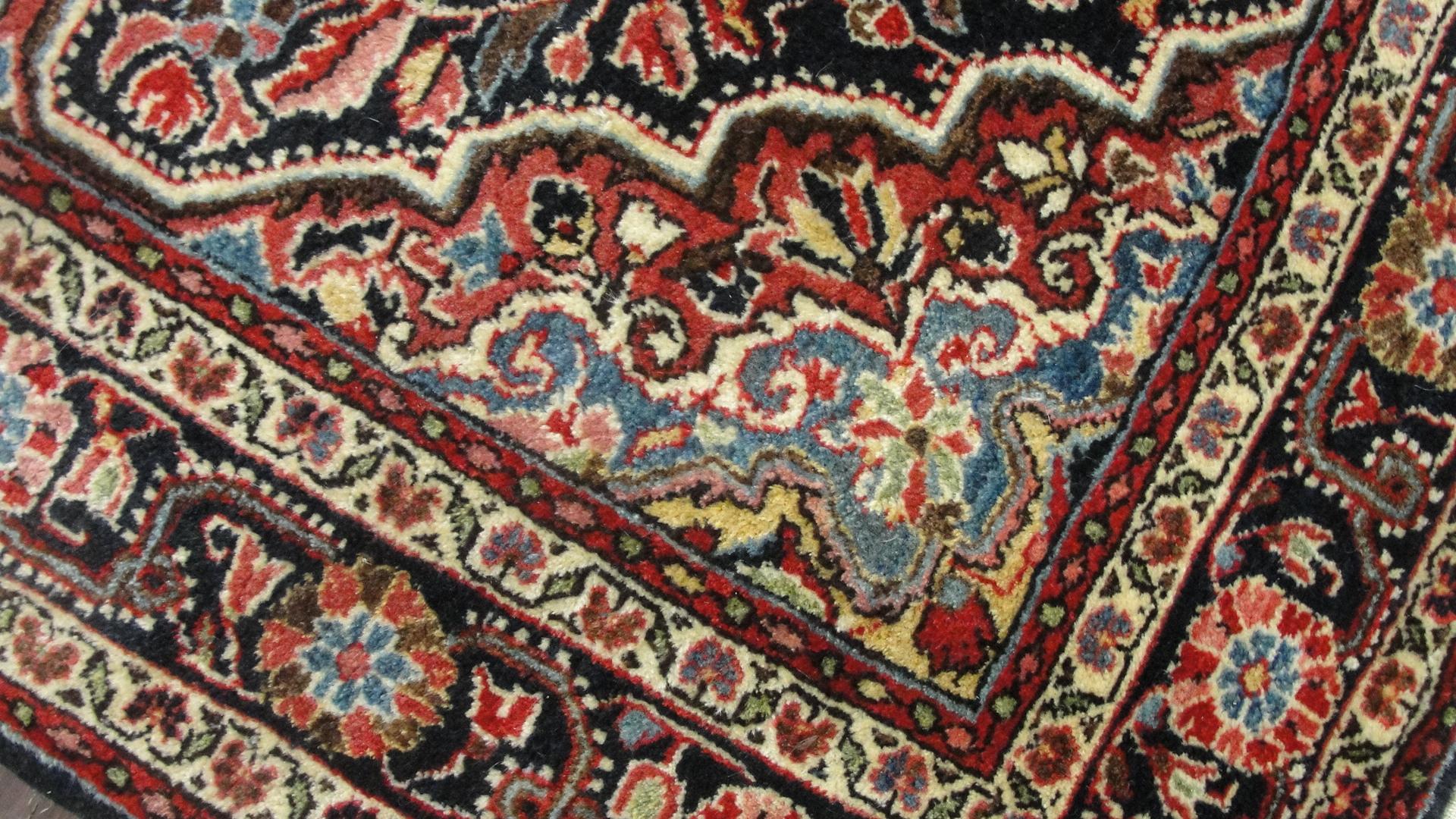 Hand-Woven Antique Persian Sarouk Rug For Sale