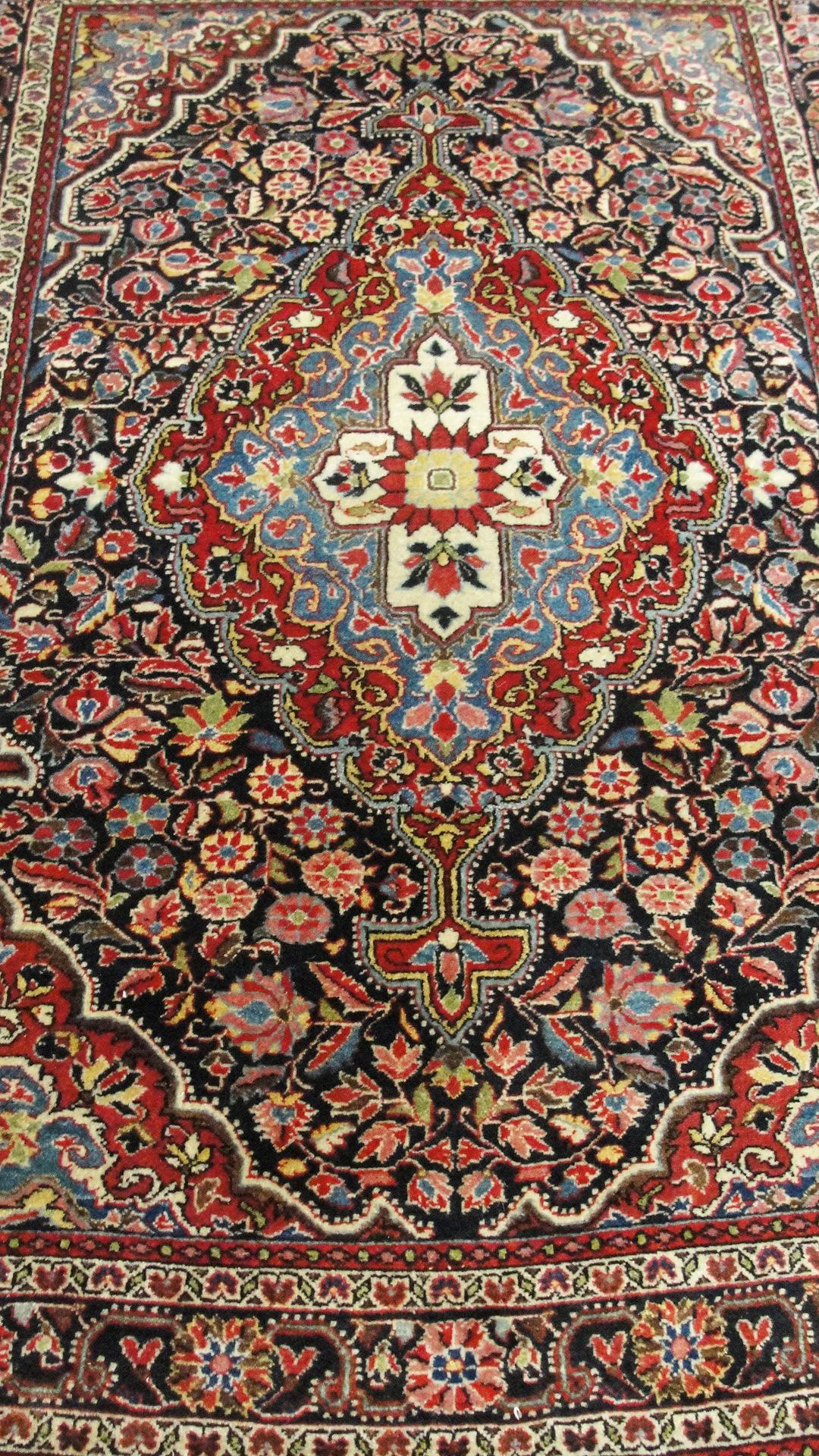 Wool Antique Persian Sarouk Rug For Sale