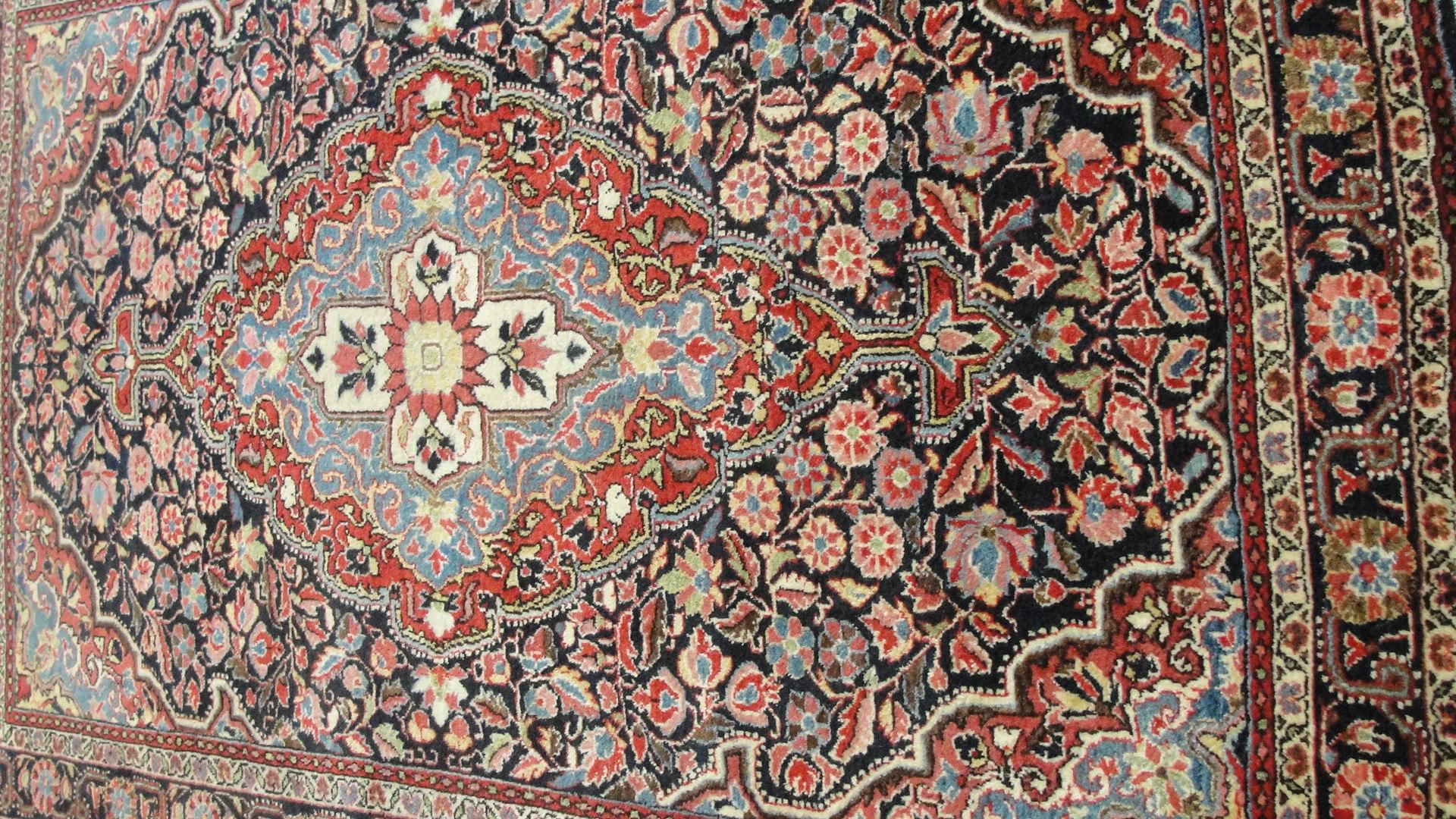 Antiker persischer Sarouk-Teppich im Angebot 1