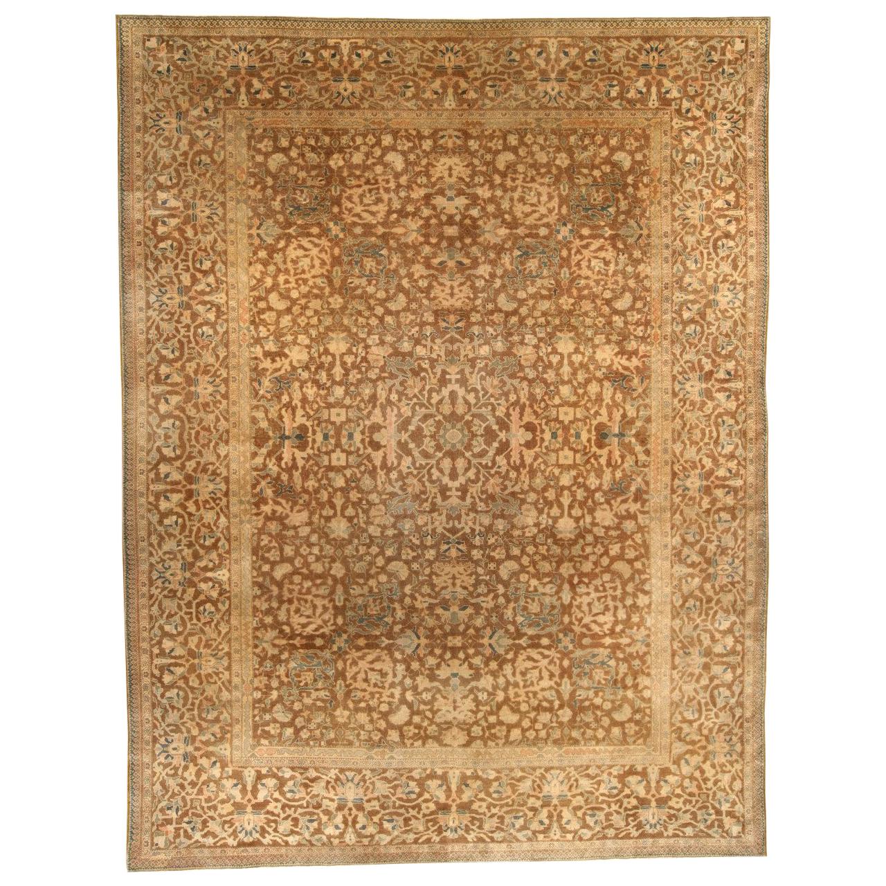 Antique Persian Sarouk Rug with Traditional Style For Sale at 1stdibs