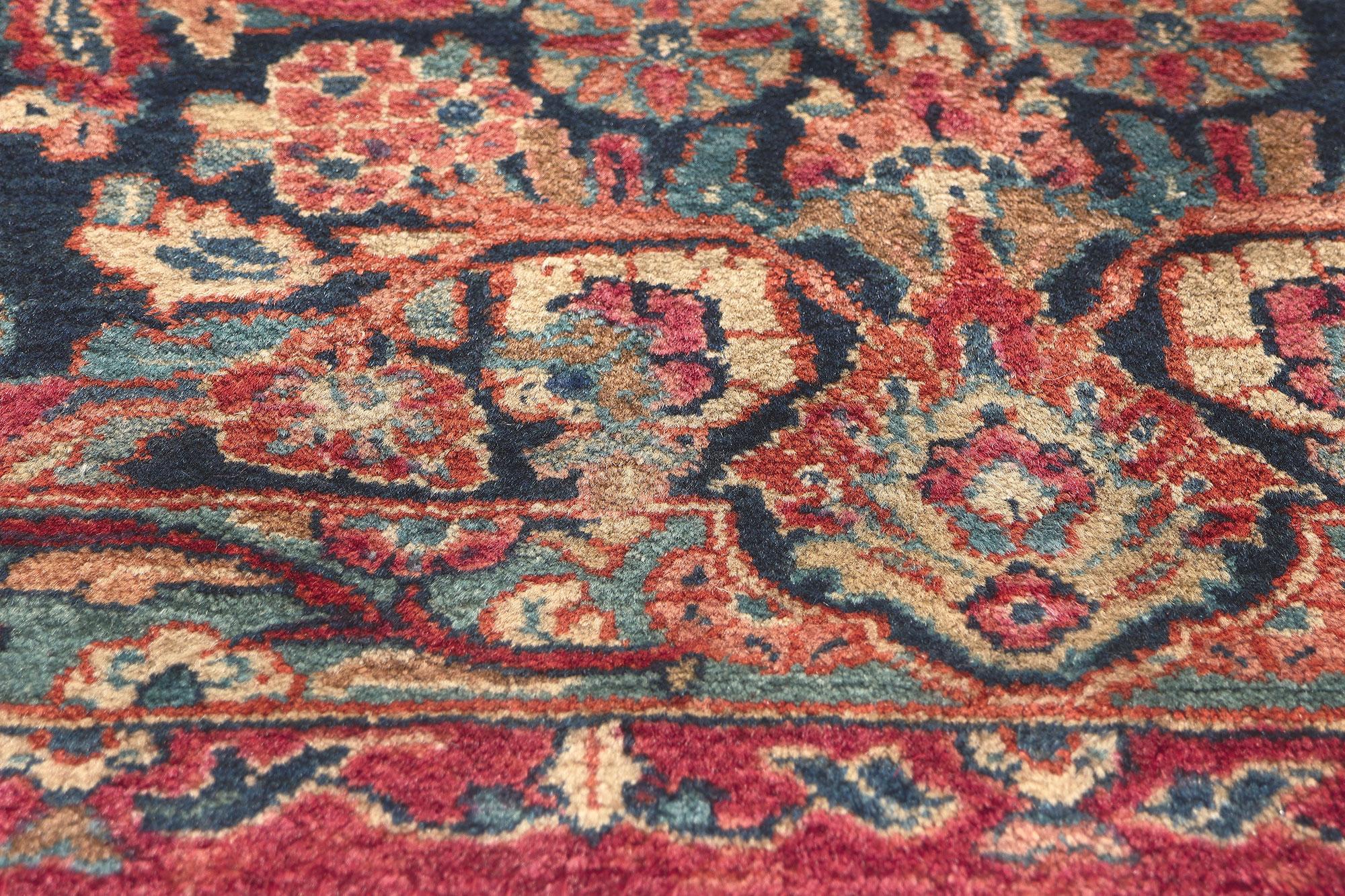 Antique Persian Sarouk Rug, Timeless Elegance Meets Art Nouveau In Good Condition For Sale In Dallas, TX