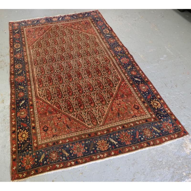 Antique Persian Sarouk Rug With Boteh Design, Soft Colours, Circa 1900-20 In Good Condition For Sale In Moreton-In-Marsh, GB