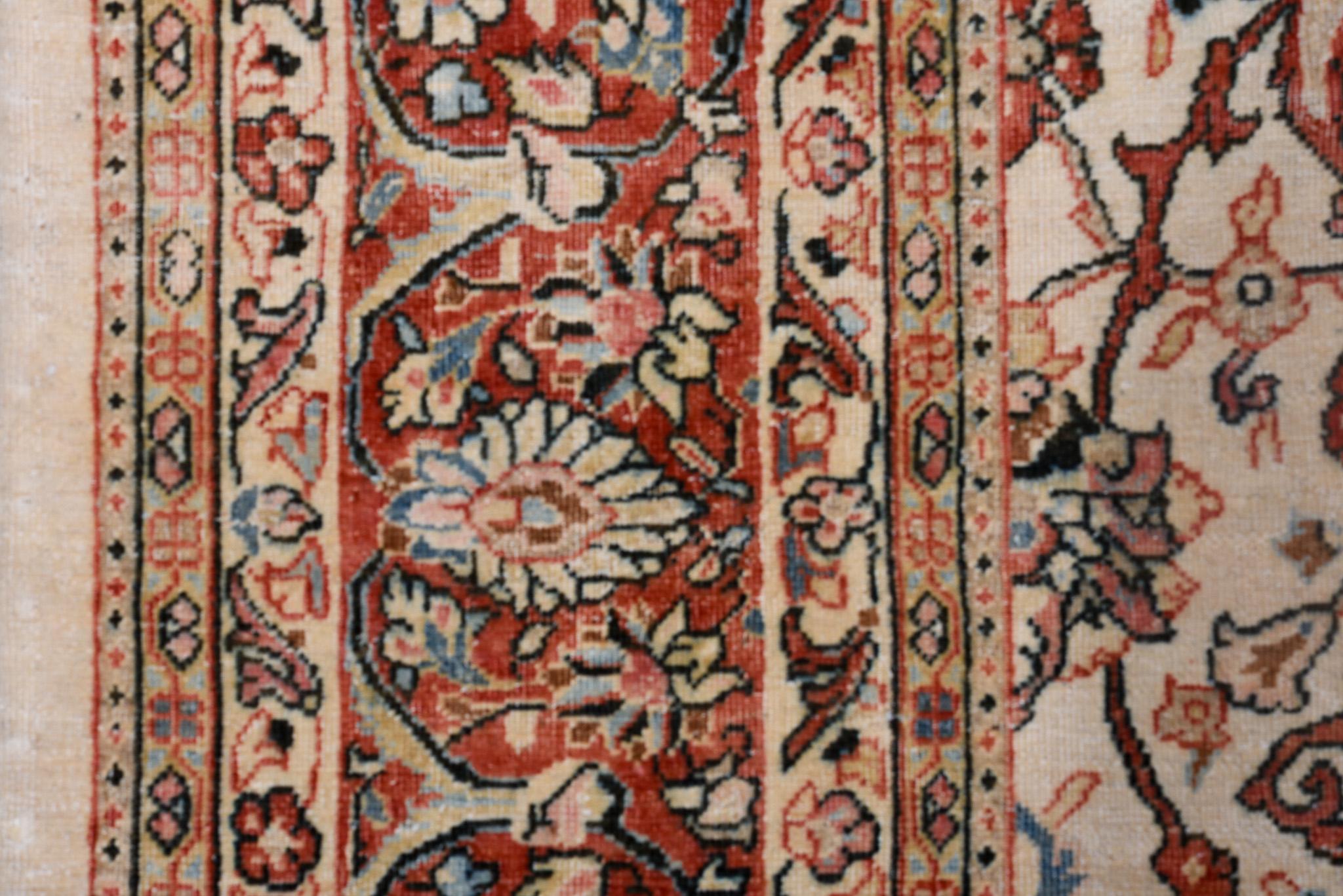 Alfombra persa antigua Sarouk con denso diseño floral Persa en venta