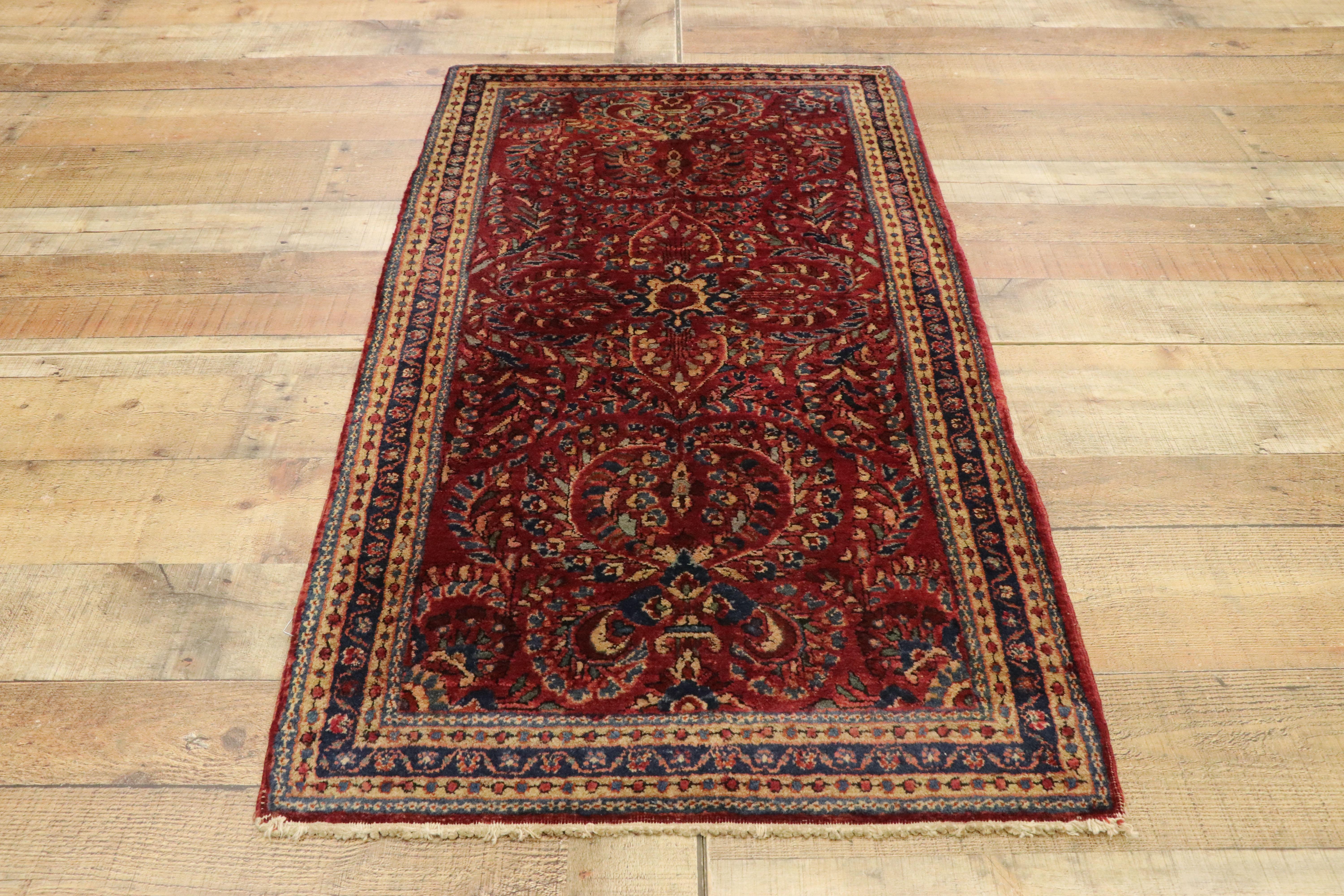 Wool Antique Persian Sarouk Rug with Traditional Art Nouveau Style For Sale