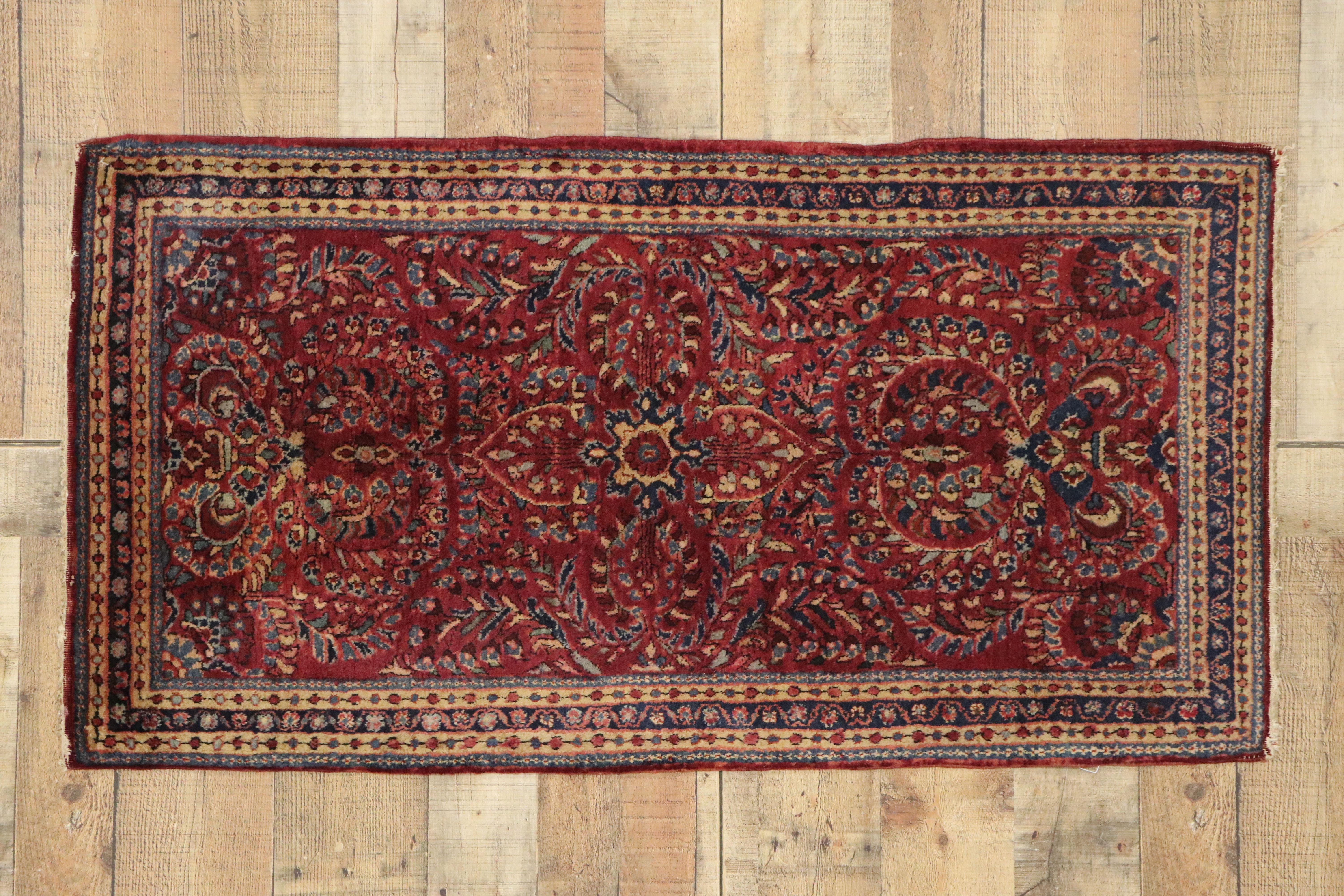 Antique Persian Sarouk Rug with Traditional Art Nouveau Style For Sale 1