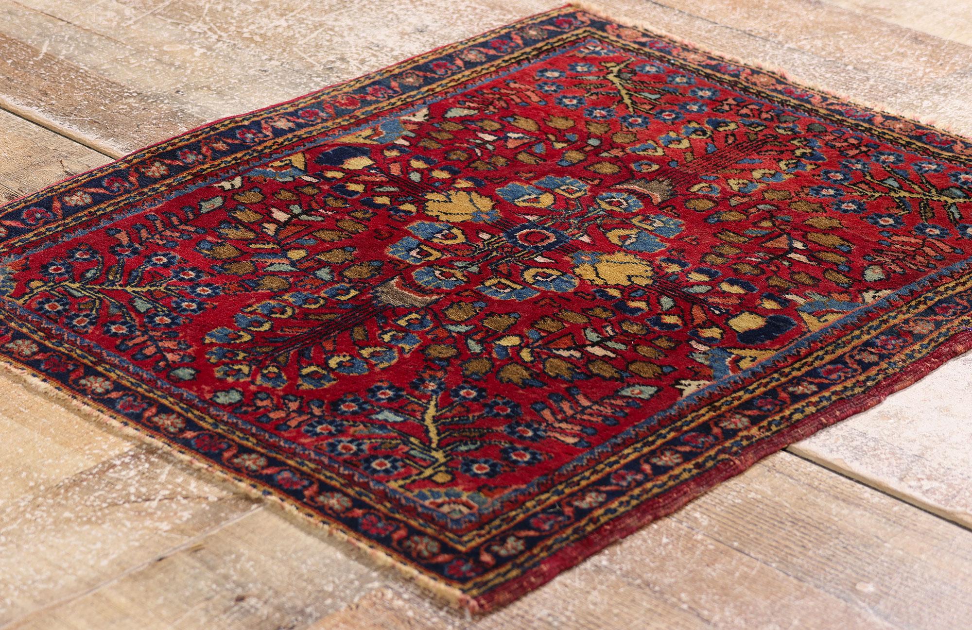 Antique Persian Sarouk Rug with Traditional Style For Sale 3