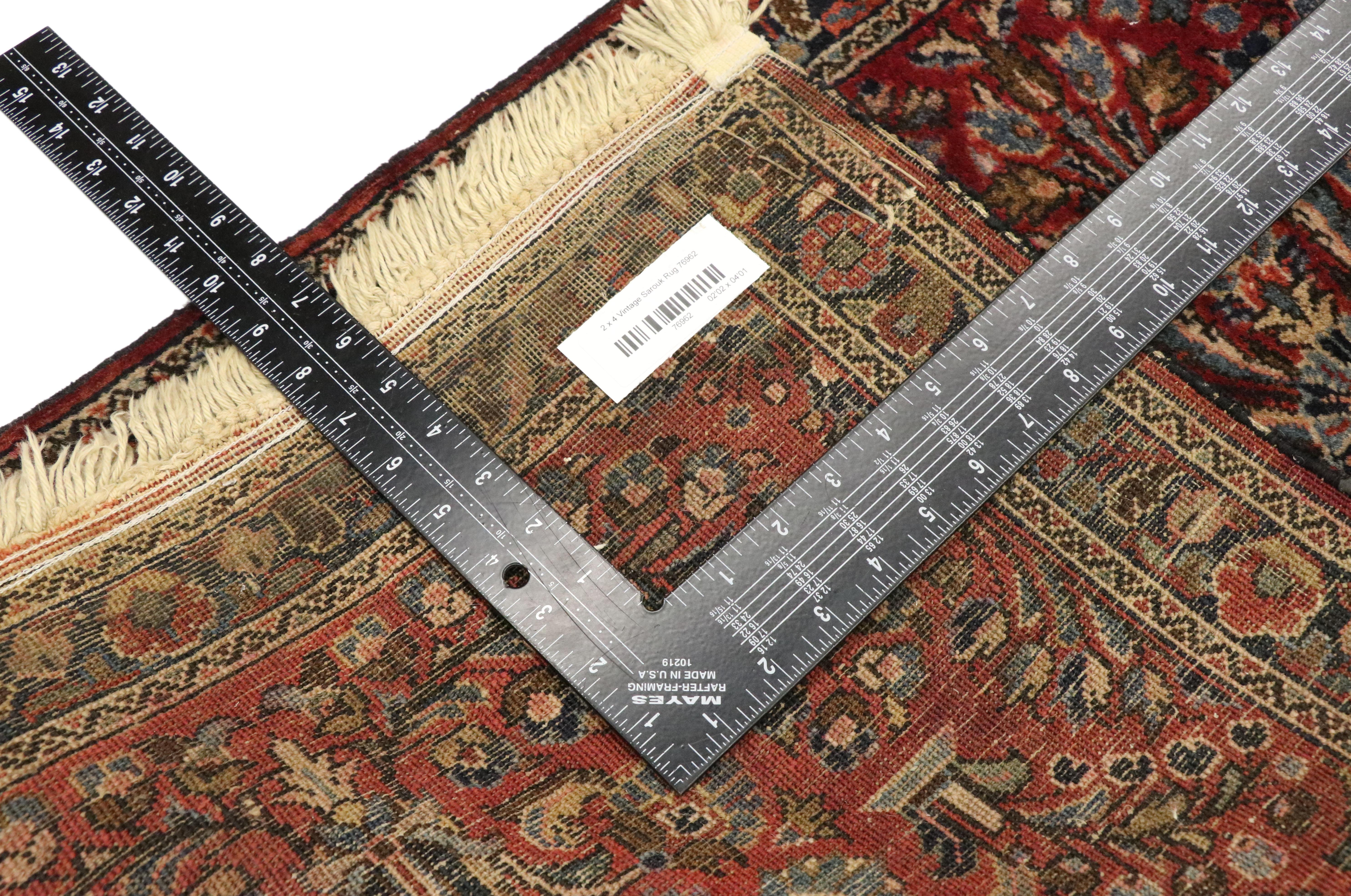 Antiker persischer Sarouk-Teppich im traditionellen Stil (Handgeknüpft) im Angebot