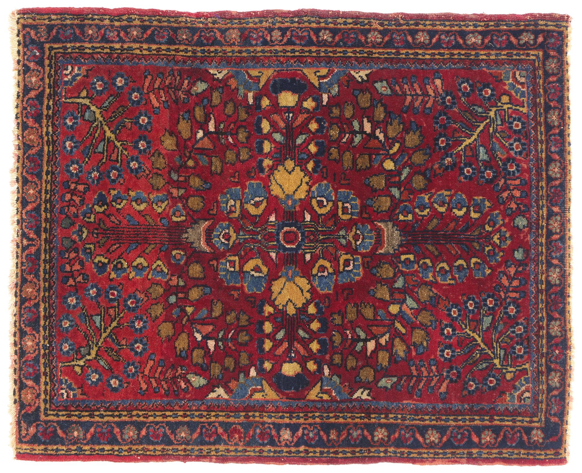 Wool Antique Persian Sarouk Rug with Traditional Style For Sale