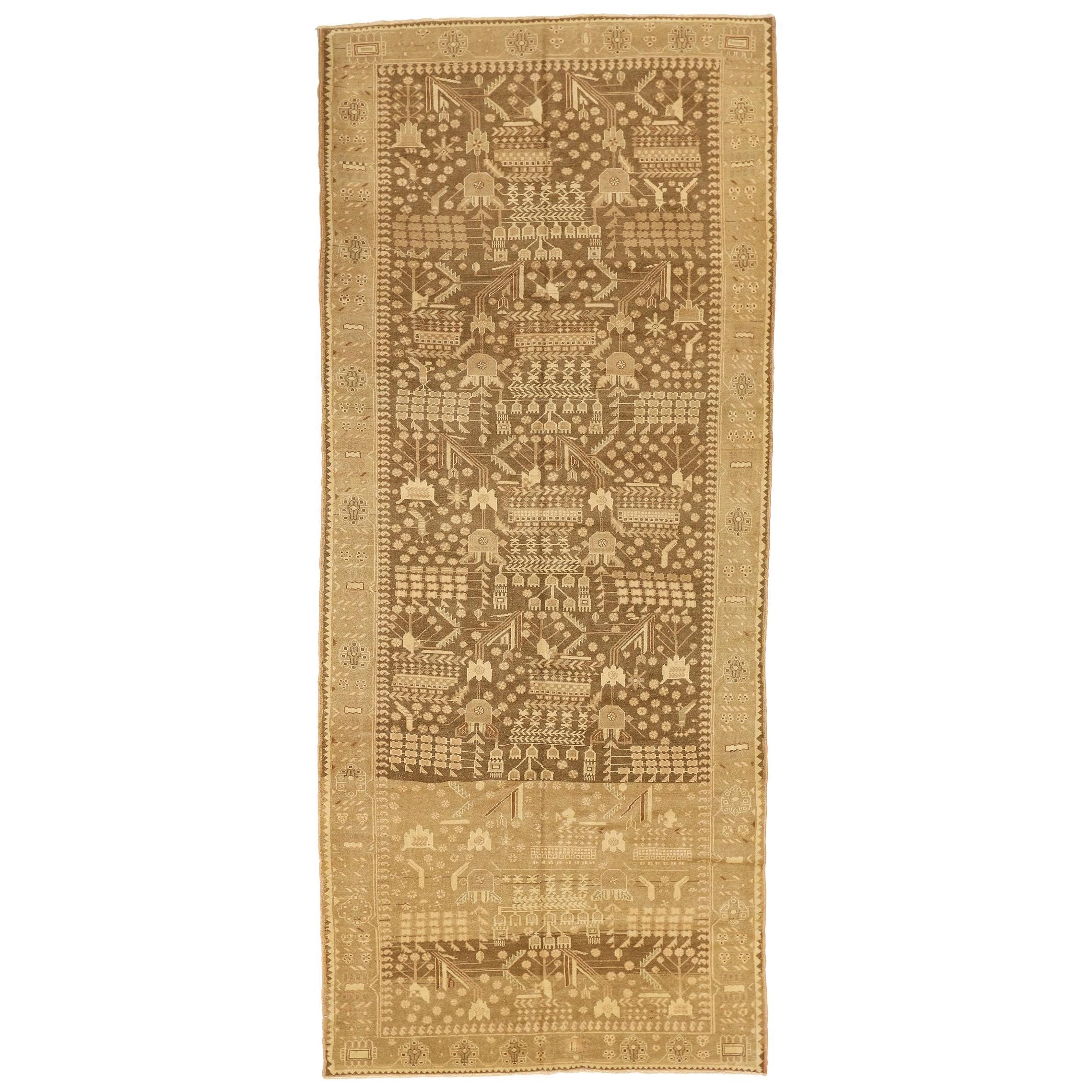 Antique Persian Saveh Rug with Beige and Ivory Botanical Details