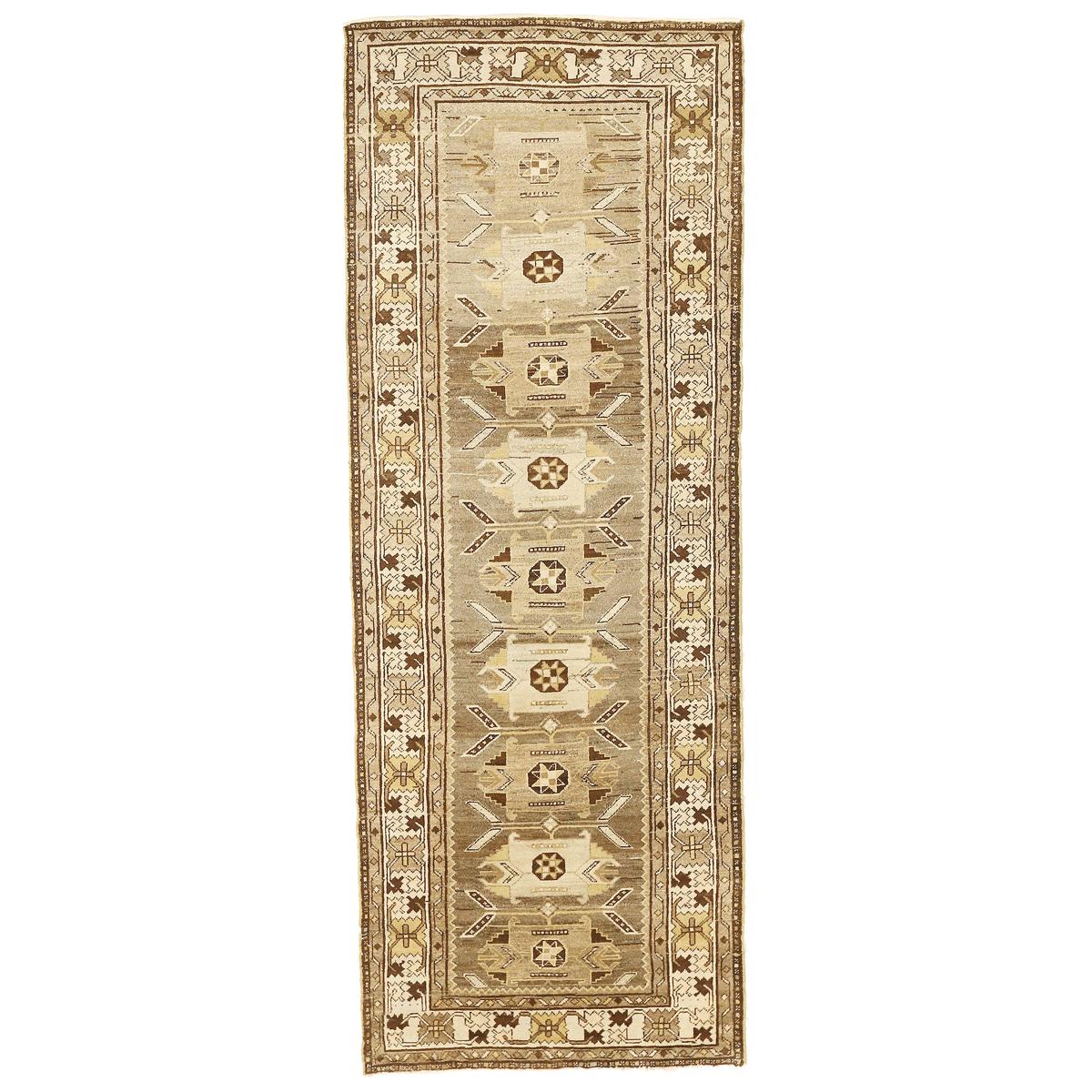 Antiker persischer Saveh-Läufer mit geometrischen Mustern in Braun und Elfenbein