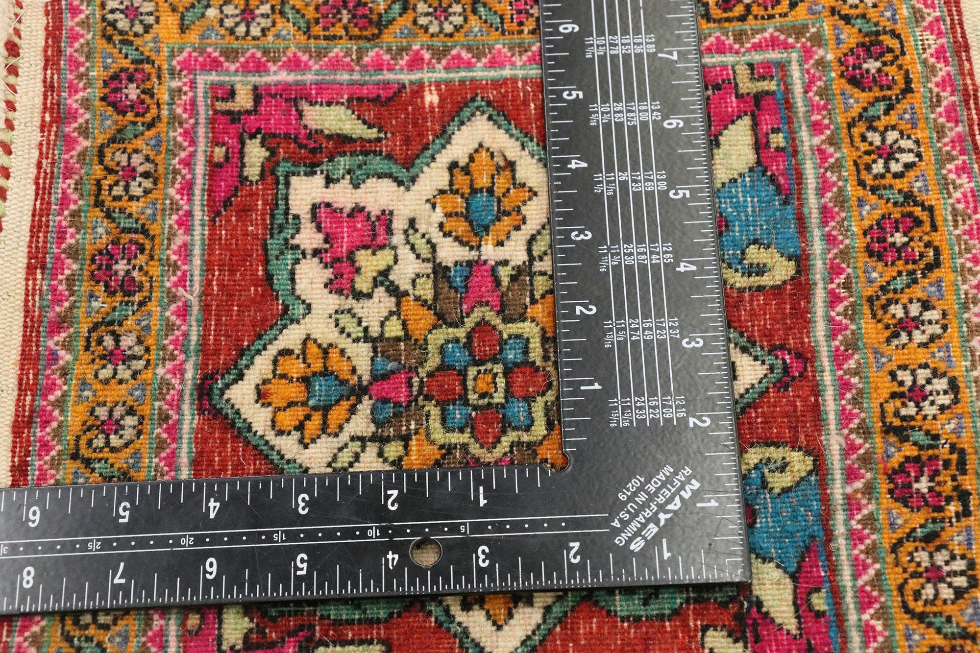 Antiker persischer Semnan-Teppich (Handgeknüpft) im Angebot