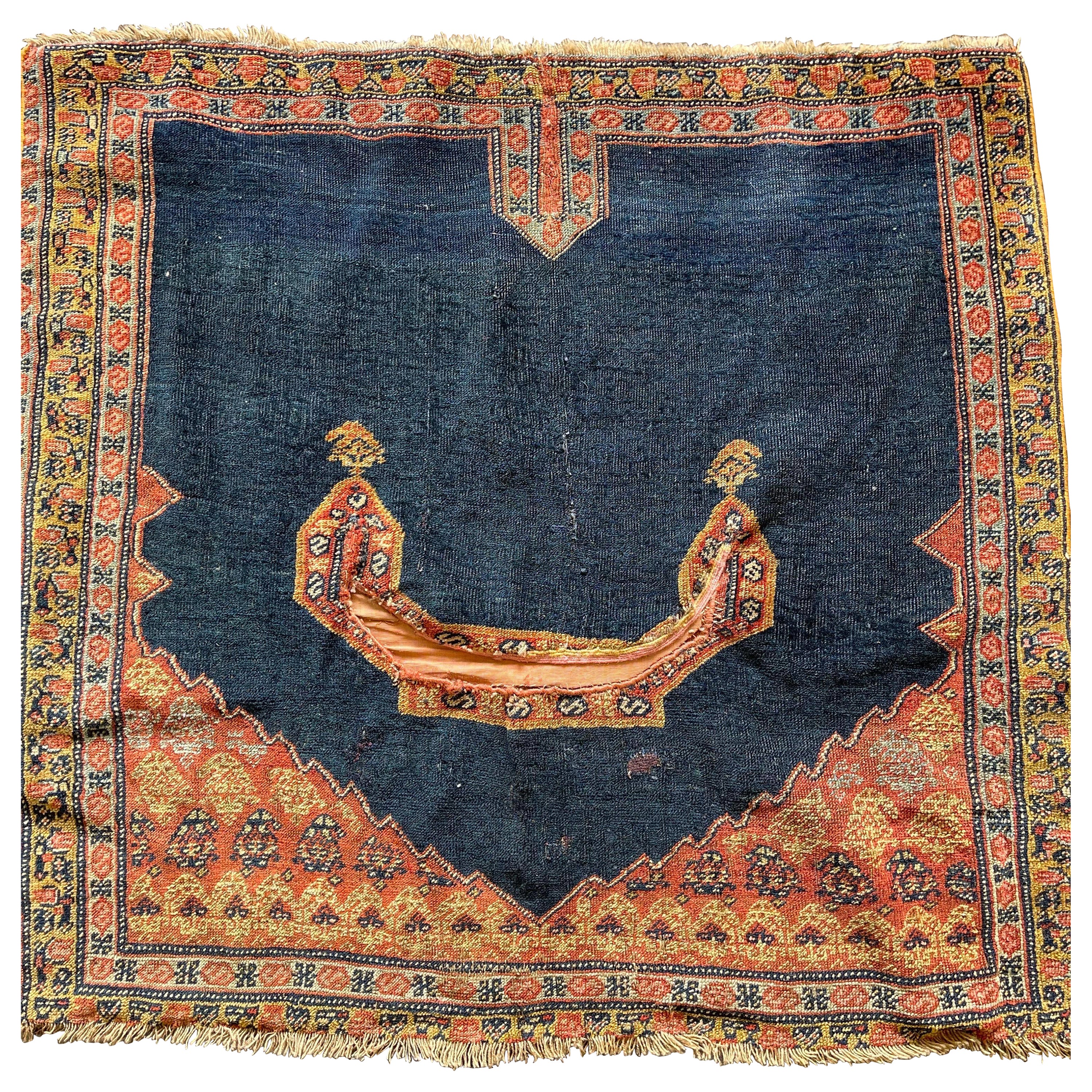 Couverture persane ancienne en forme de cheval de Senneh, datant d'environ 1900