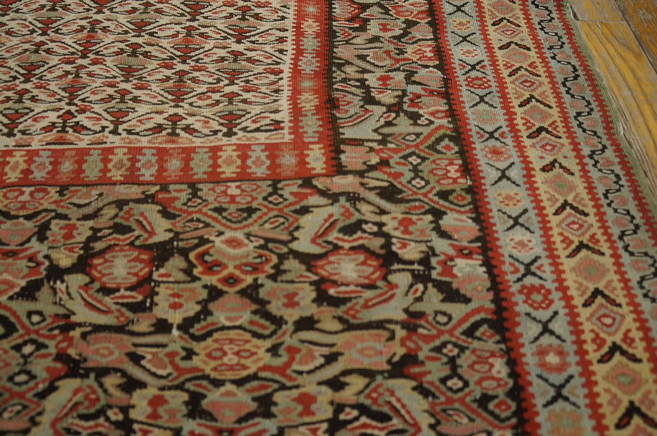 Hand-Woven 19th Century Persian Senneh Kilim ( 4' 3'' x 6' 3'' - 130 x 190 cm ) For Sale