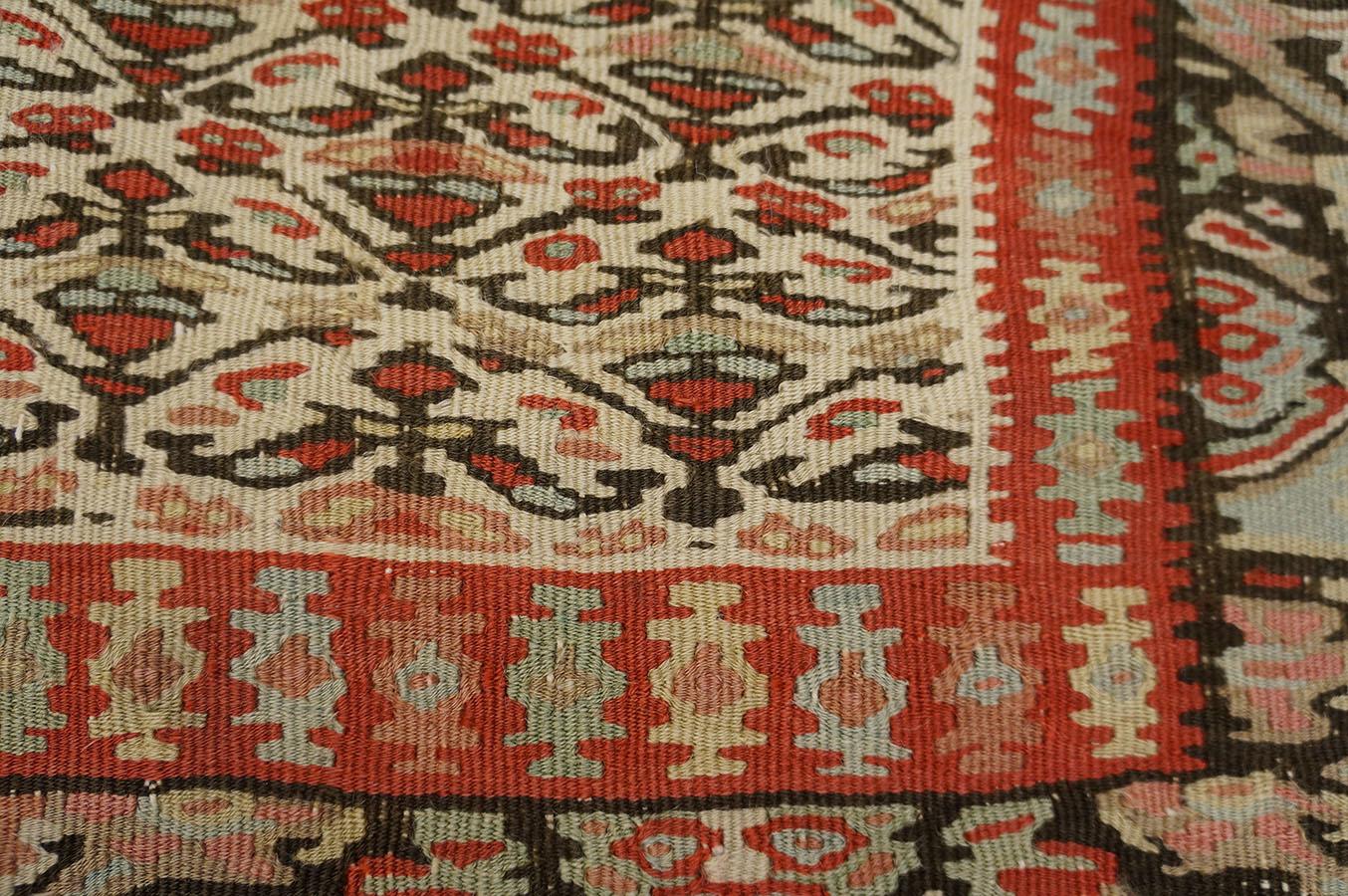 19th Century Persian Senneh Kilim ( 4' 3'' x 6' 3'' - 130 x 190 cm ) In Good Condition For Sale In New York, NY