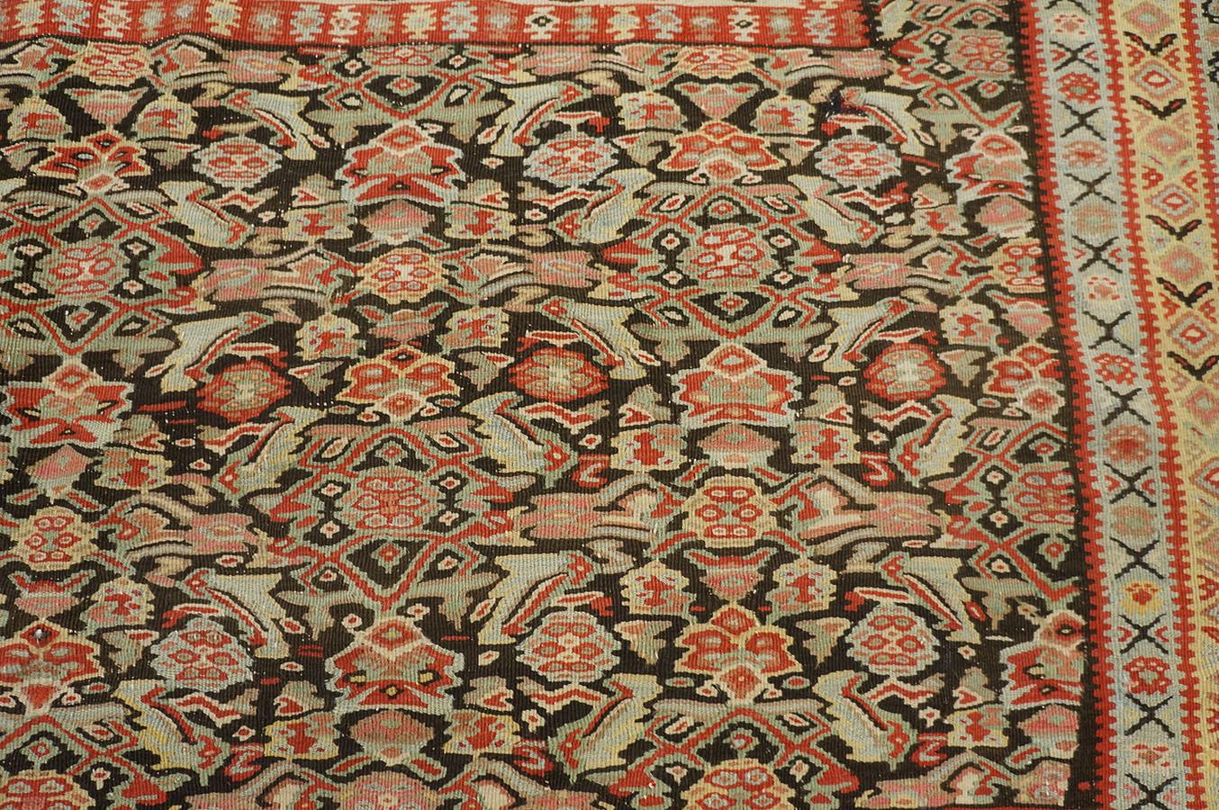 19th Century Persian Senneh Kilim ( 4' 3'' x 6' 3'' - 130 x 190 cm ) For Sale 3