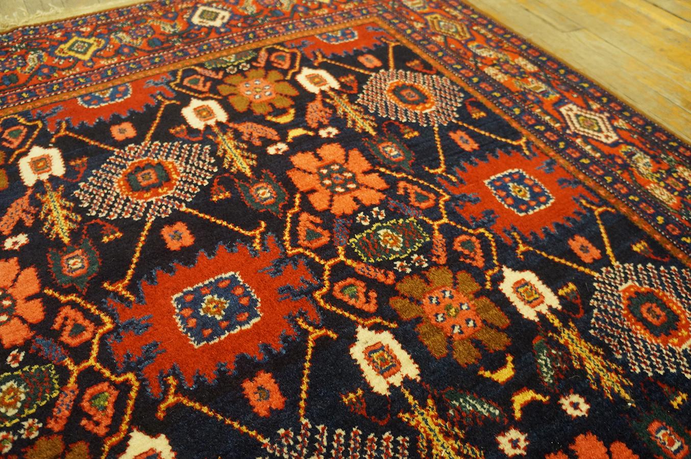 Late 19th Century W. Persian Senneh Carpet ( 4' 5'' x 6' 5'' - 135 x 196 ) For Sale 8