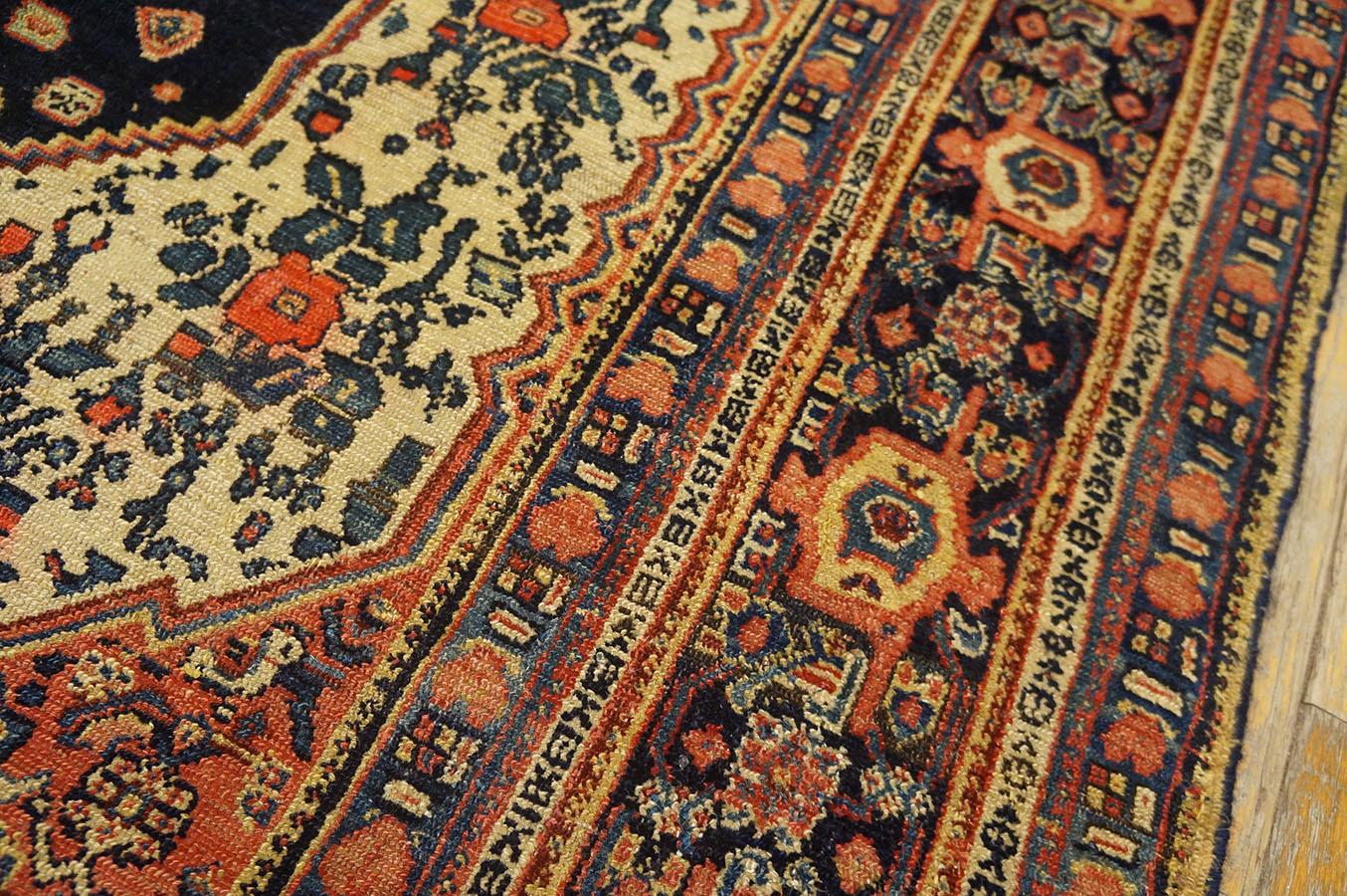  19th Century W. Persian Senneh Carpet ( 4'8'' x 6'6'' - 142 x 198 ) For Sale 4