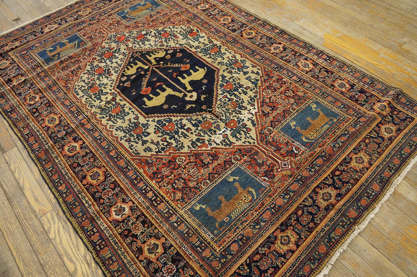 Late 19th Century  19th Century W. Persian Senneh Carpet ( 4'8'' x 6'6'' - 142 x 198 ) For Sale