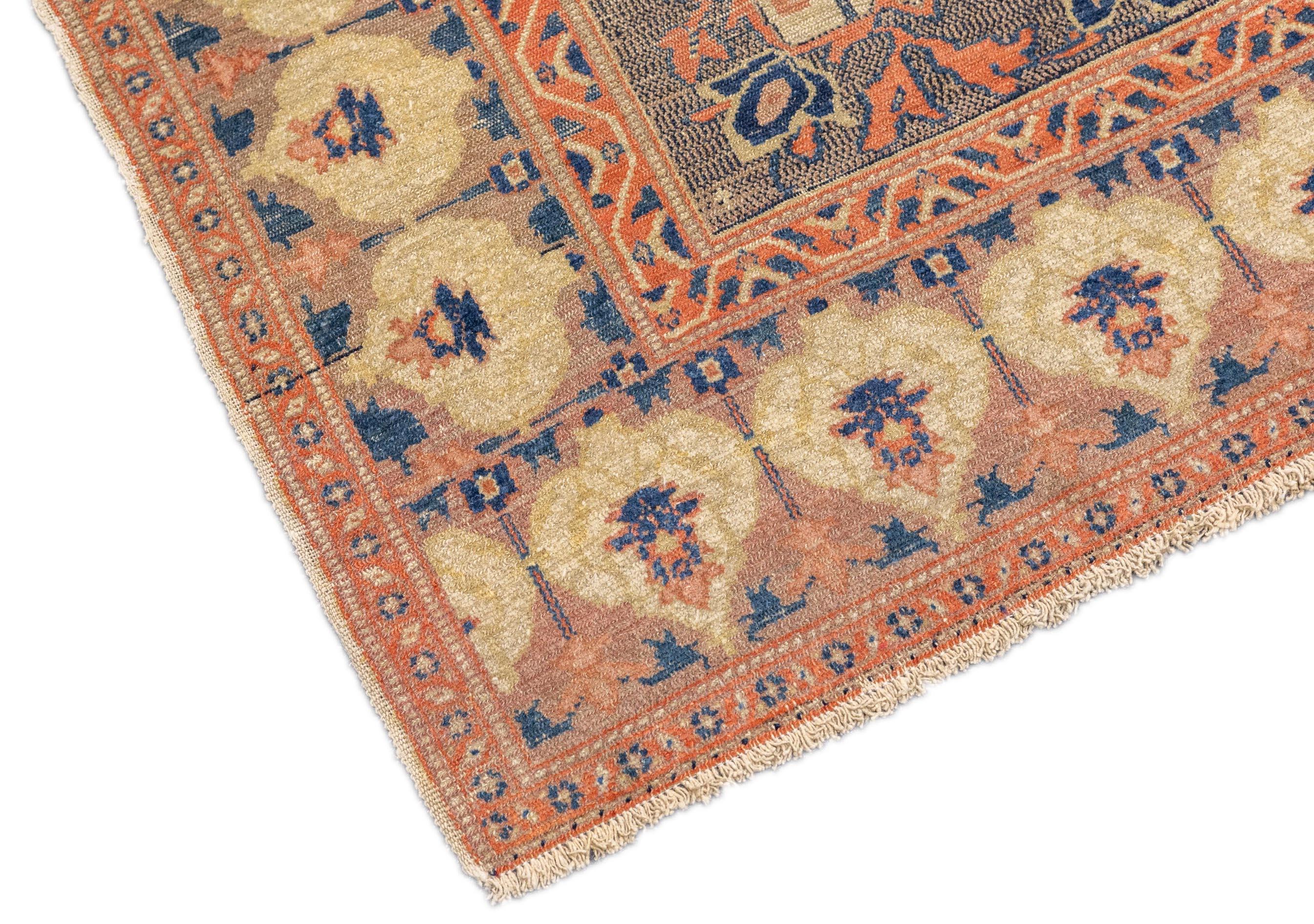 Antiker persischer Senneh-Teppich 4'6'' x 6'2'' (Handgeknüpft) im Angebot