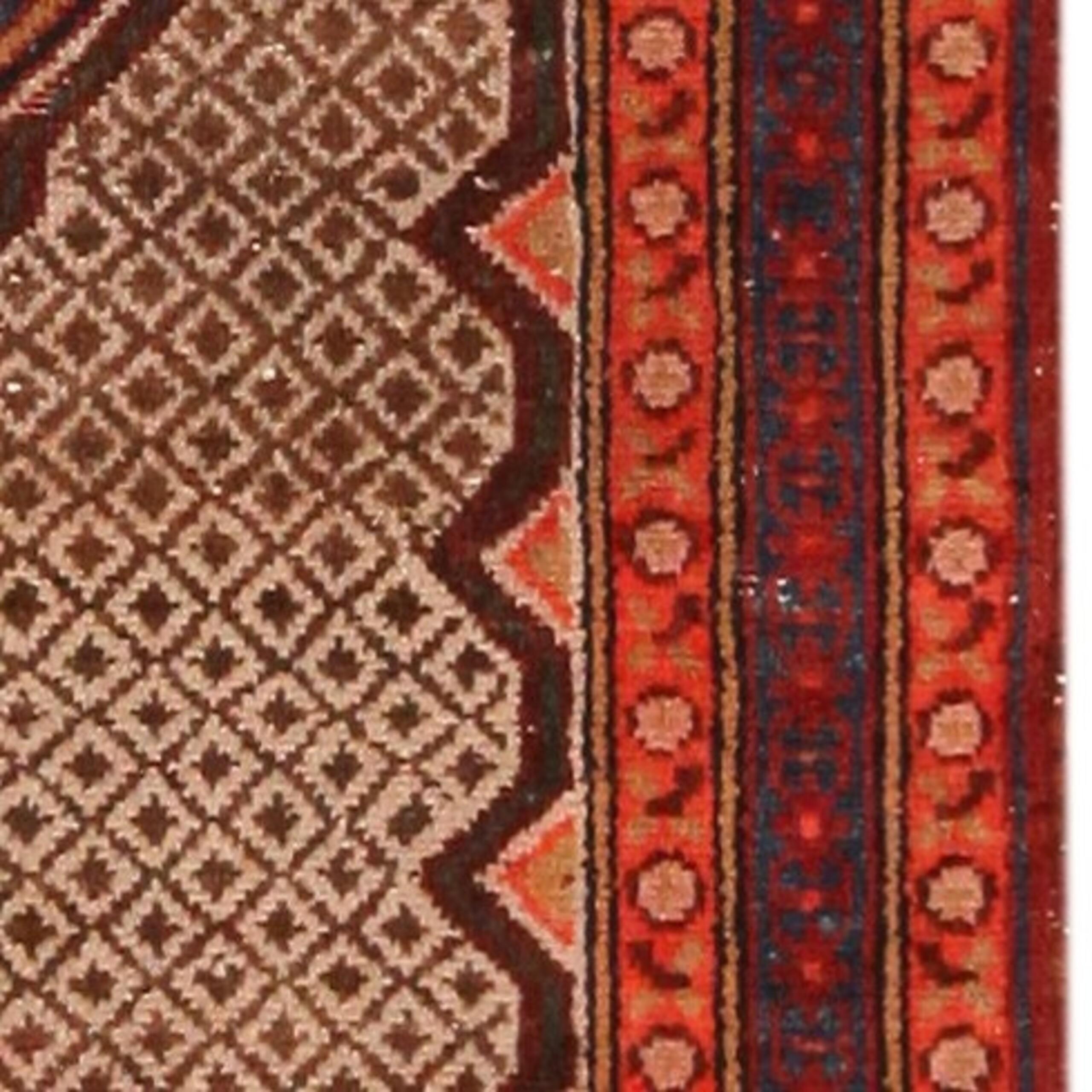 Nazmiyal Collection Antique Persian Serab Area Rug, Country of origin: Persian rug, Circa date: 1920. Size: 2 ft 5 in x 3 ft x 4 in (0.73 m x 1.01 m)

