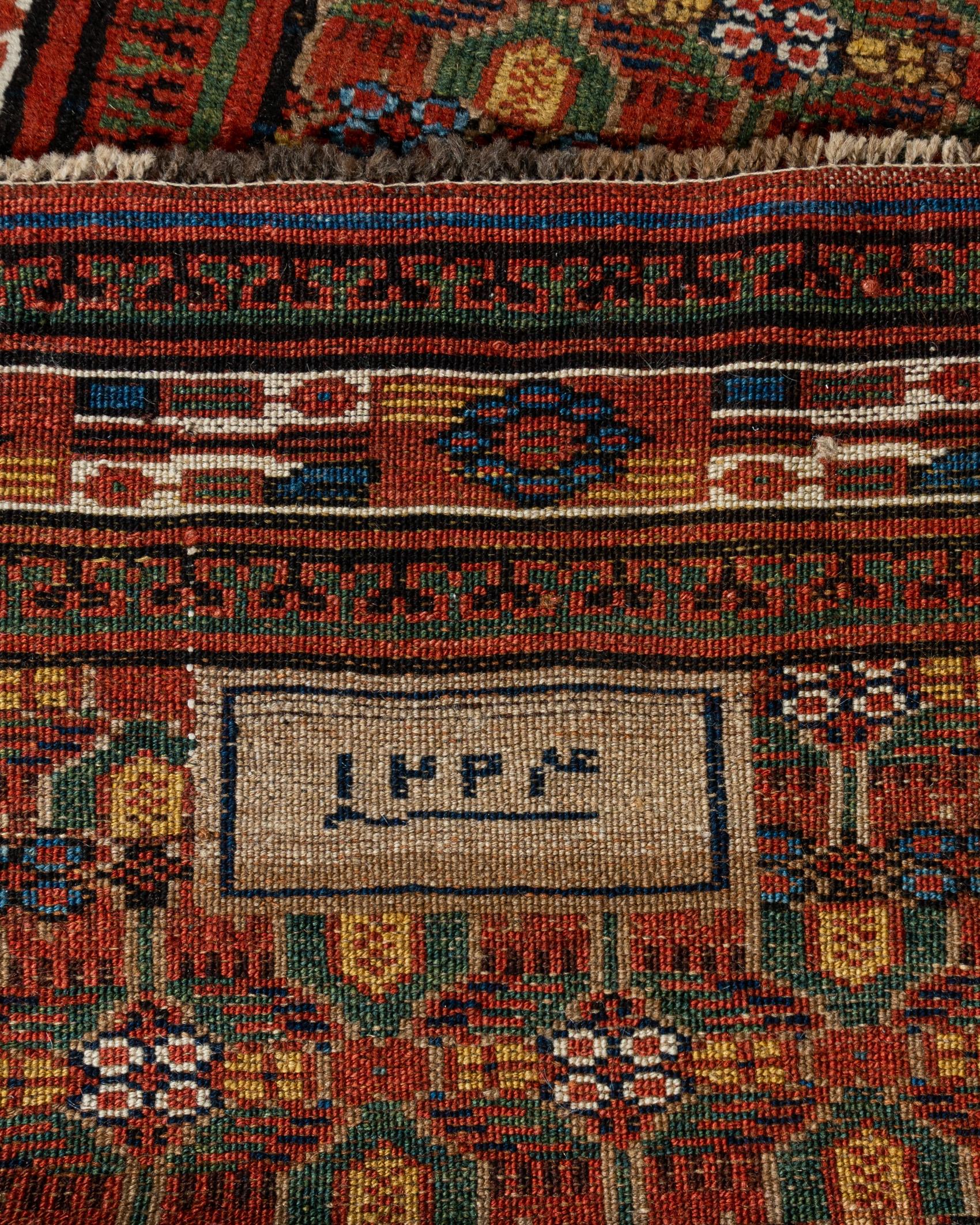 Antike persische Serab Teppich Läufer 2' X 6'6. Eine wunderbare antike Serab Galerie-Läufer Teppich mit dem Datum in Persisch 1916 in Teppich gewebt, in einer schwer zu finden Größe. Serab liegt am Rande des Heriz-Webereigebiets und ist auf Läufer