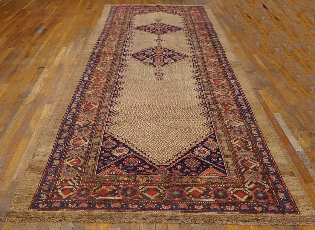 Antique Persian Serab rug. Size: 5'4