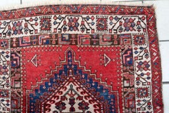 Antique Persian Serab Runner, Crimson Field with Medallion, 3.1' x 6.8' - 1C1284