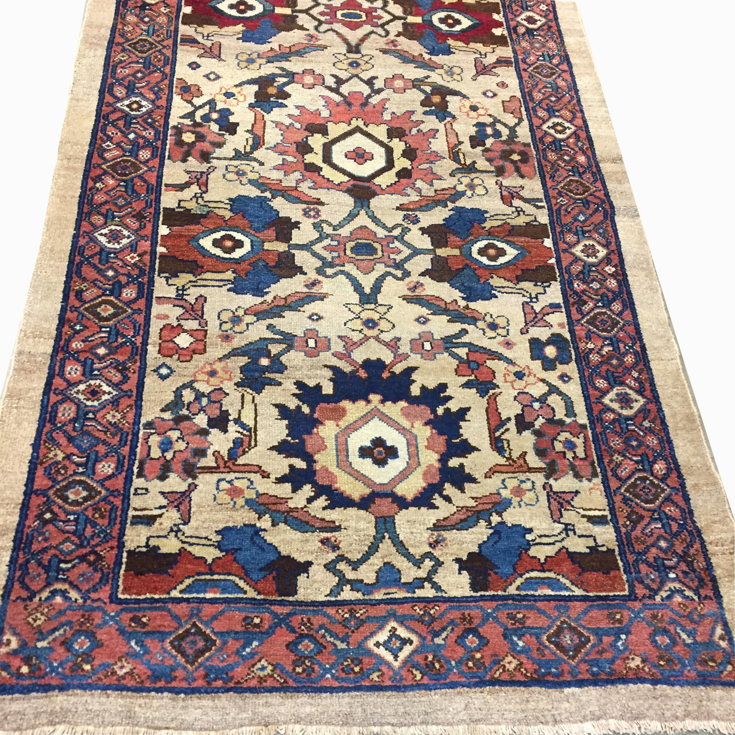 Antique Persian Serab Runner Rug, circa 1900  3'1 x 12'4 In Good Condition For Sale In New York, NY