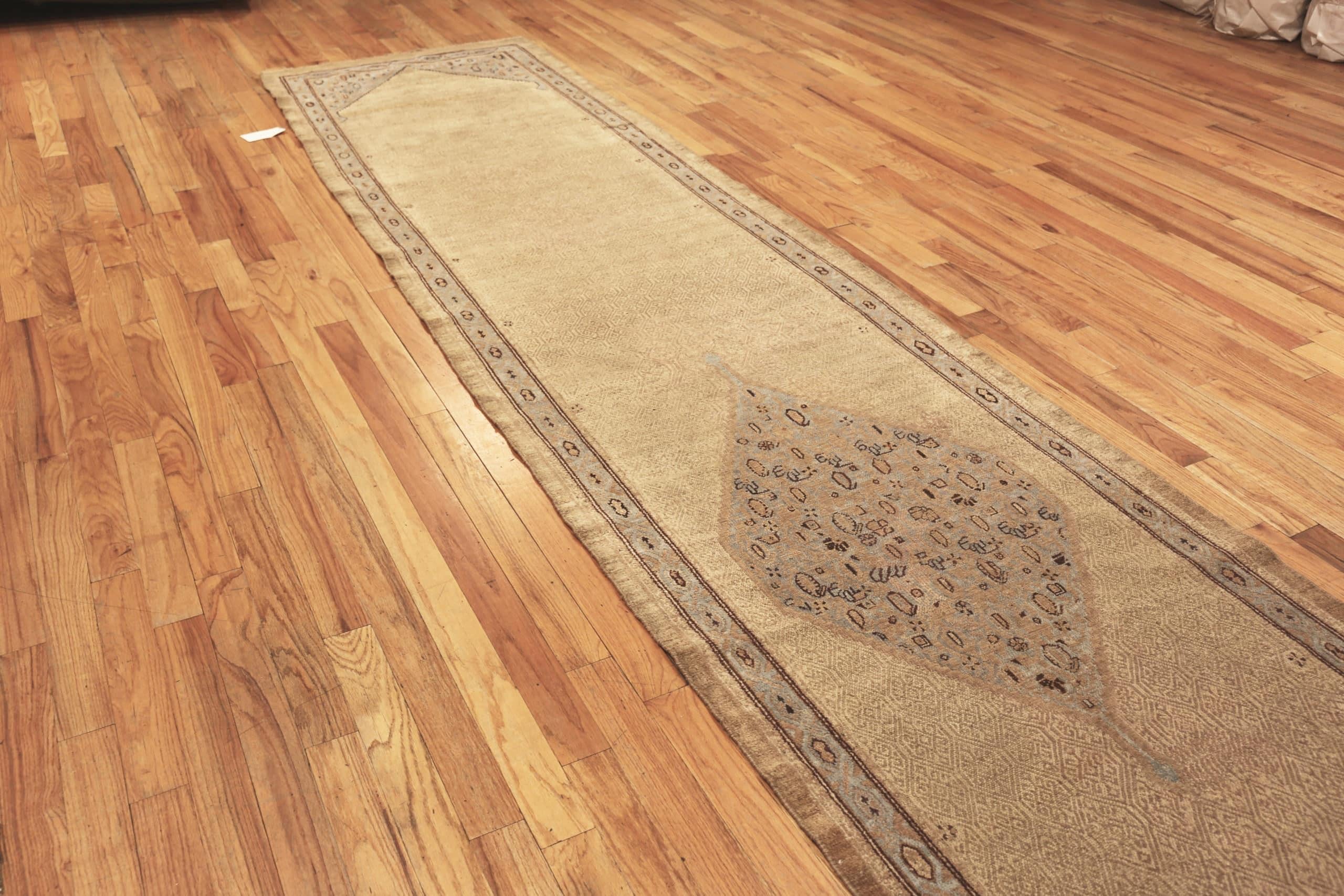 Antique Persian Serab Runner Rug. Size: 3 ft 7 in x 21 ft In Good Condition For Sale In New York, NY