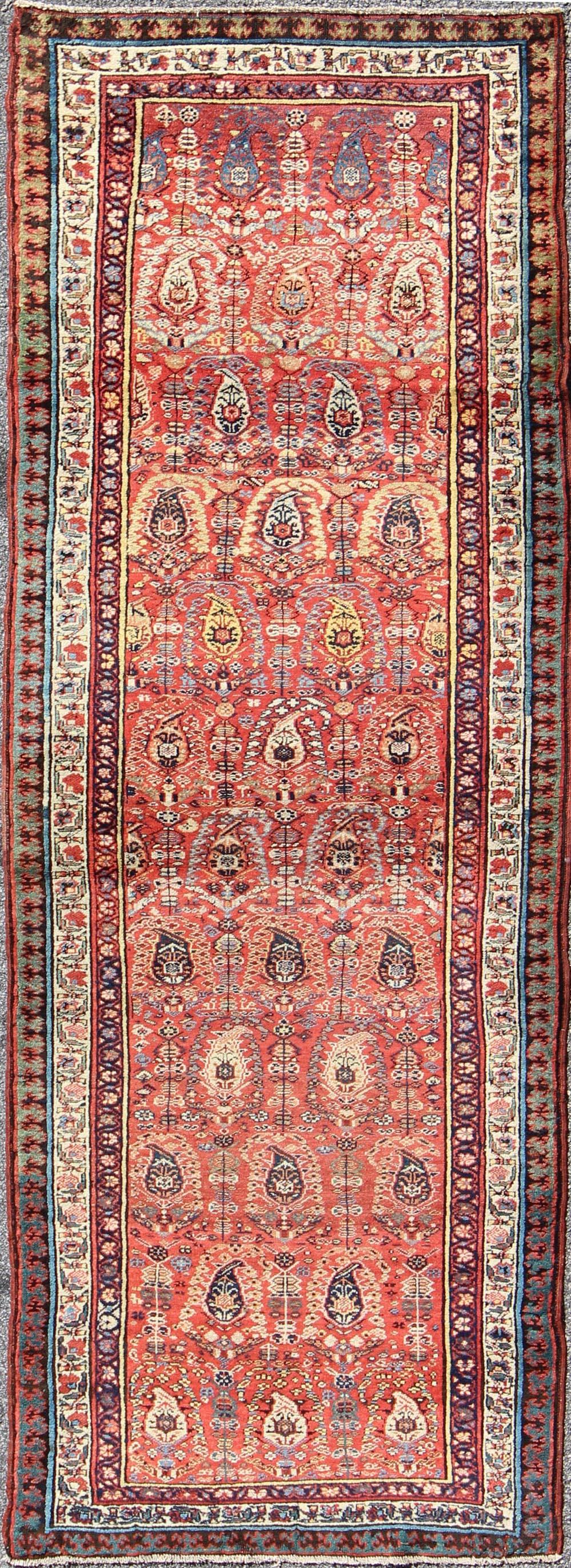 Antiker persischer Serab-Läufer mit Boteh- und Paisley-Muster  3'9 x 10' im Angebot 1