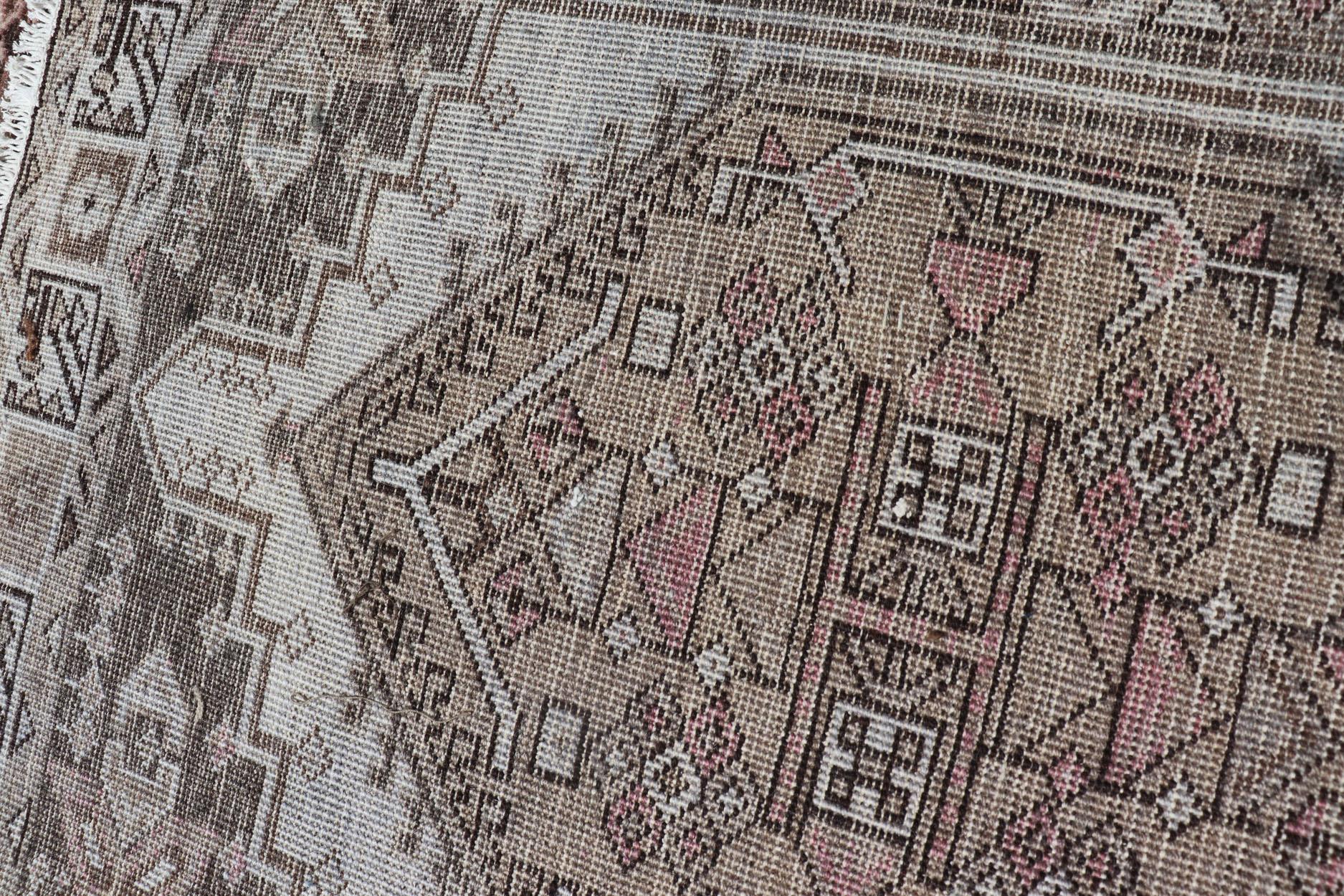 Antico runner persiano Serab con medaglioni geometrici 2'5 x 12'8 in vendita 4