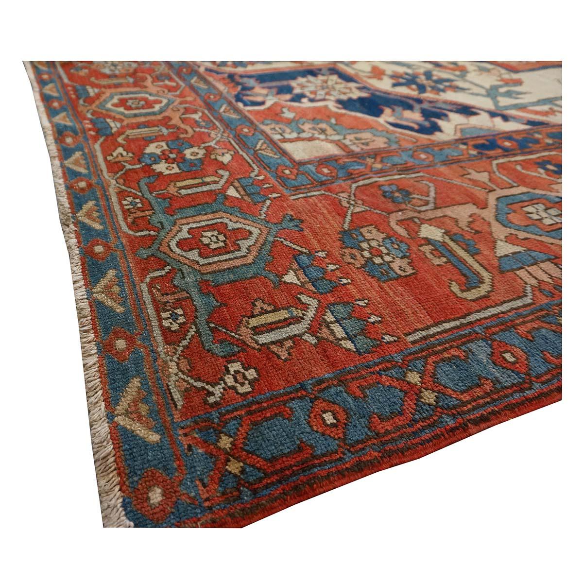 Early 20th Century Antique Persian Serapi 10x14 Rust & Navy Handmade Area Rug For Sale