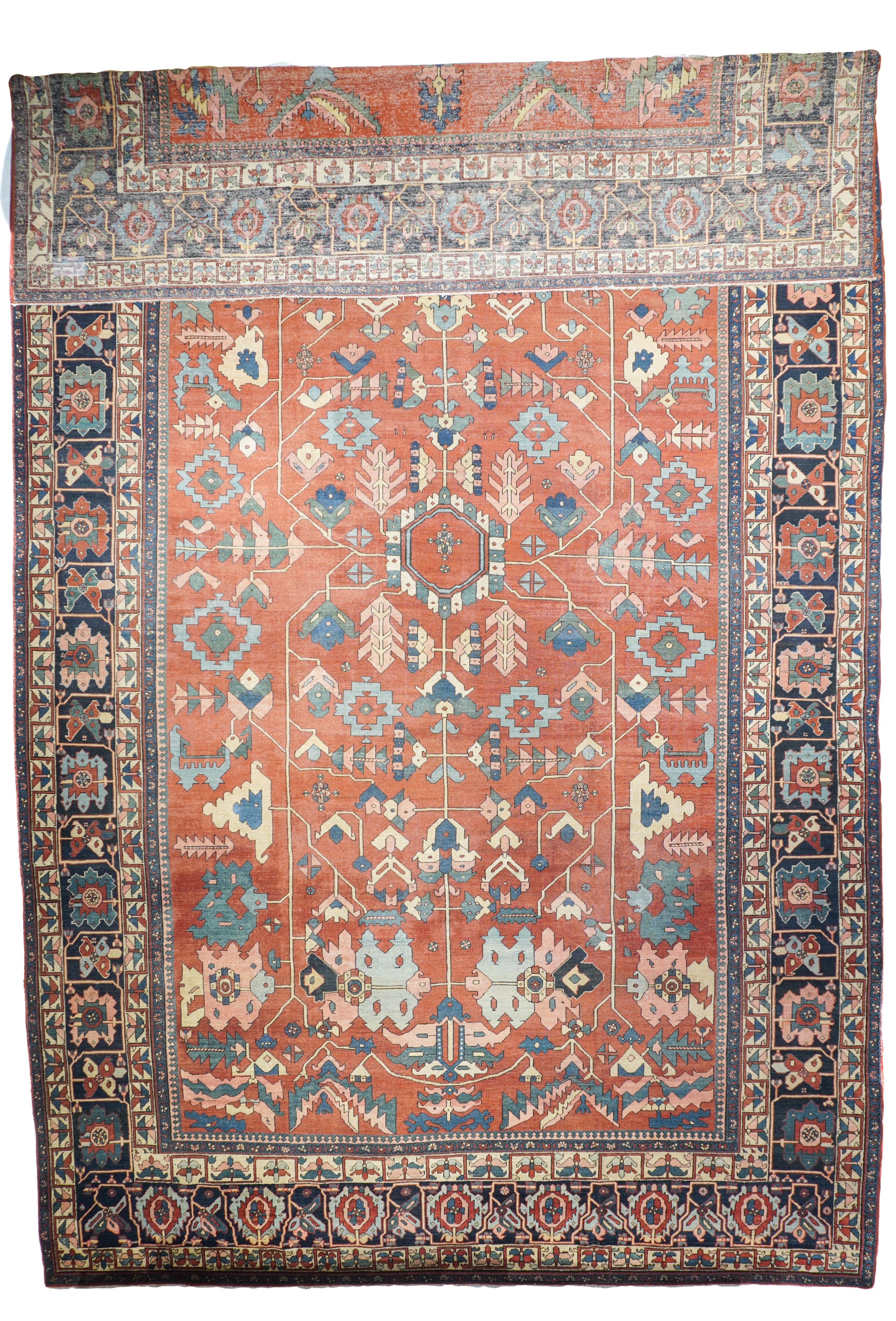 Tapis ancien Serapi 11'7'' x 19'4''.