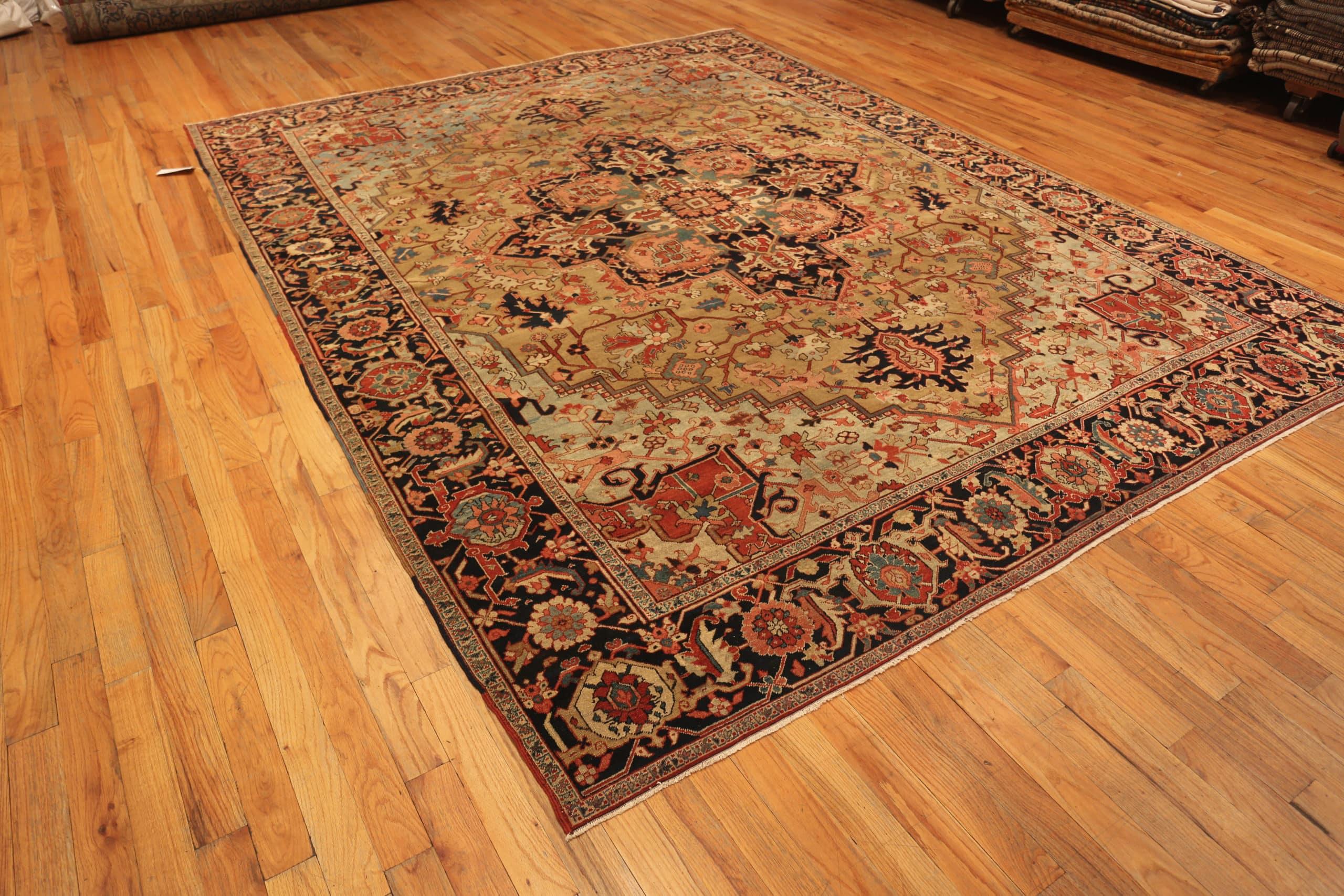 Antique Persian Serapi Area Rug. 9 ft 4 in x 12 ft 1 in For Sale 2