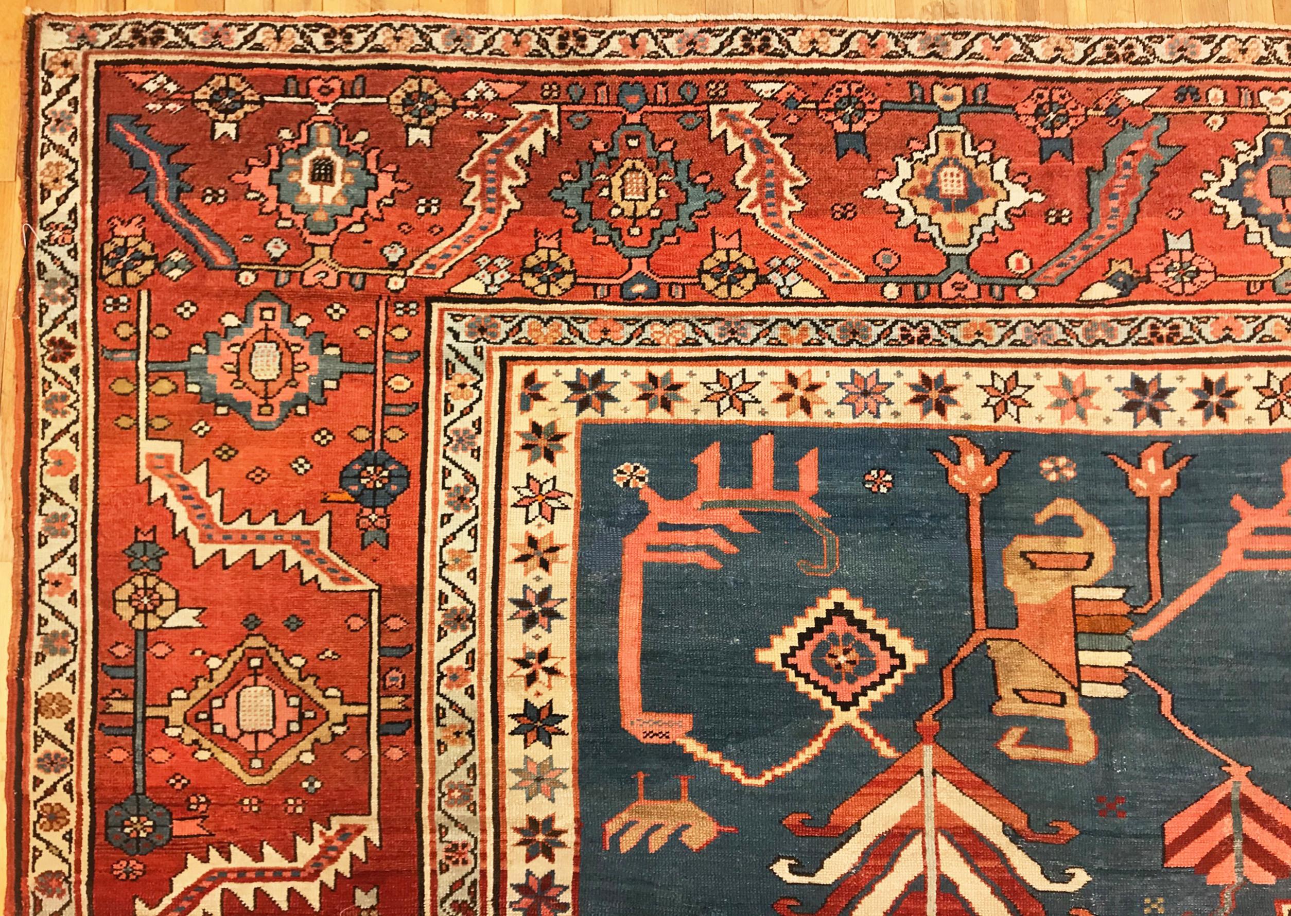 Antique Persian Serapi Bakshaish Oriental Carpet, in Large Size with Soft Colors For Sale 7
