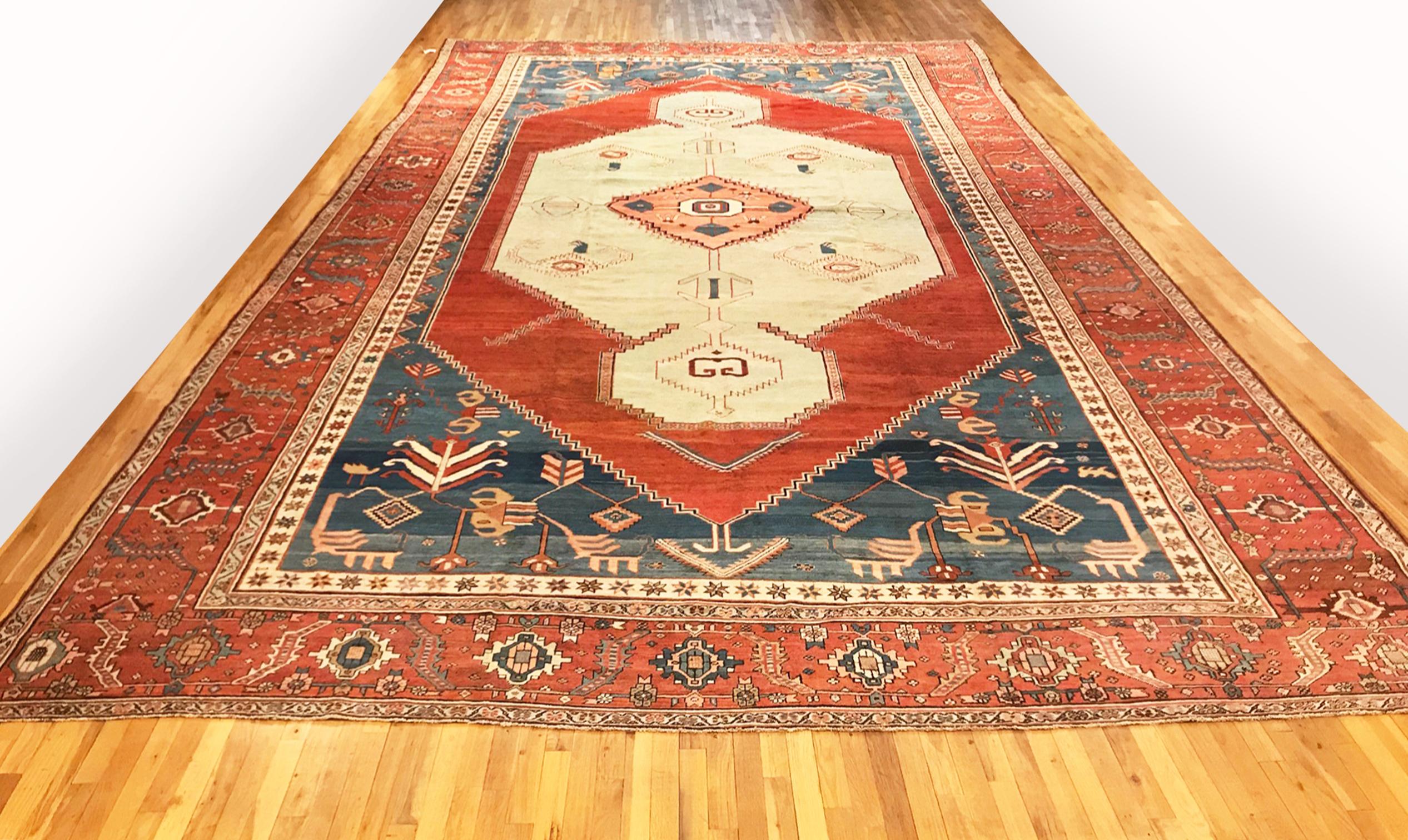 A magnificent Persian Serapi Bakshaish oriental carpet, circa 1900, size 19'5