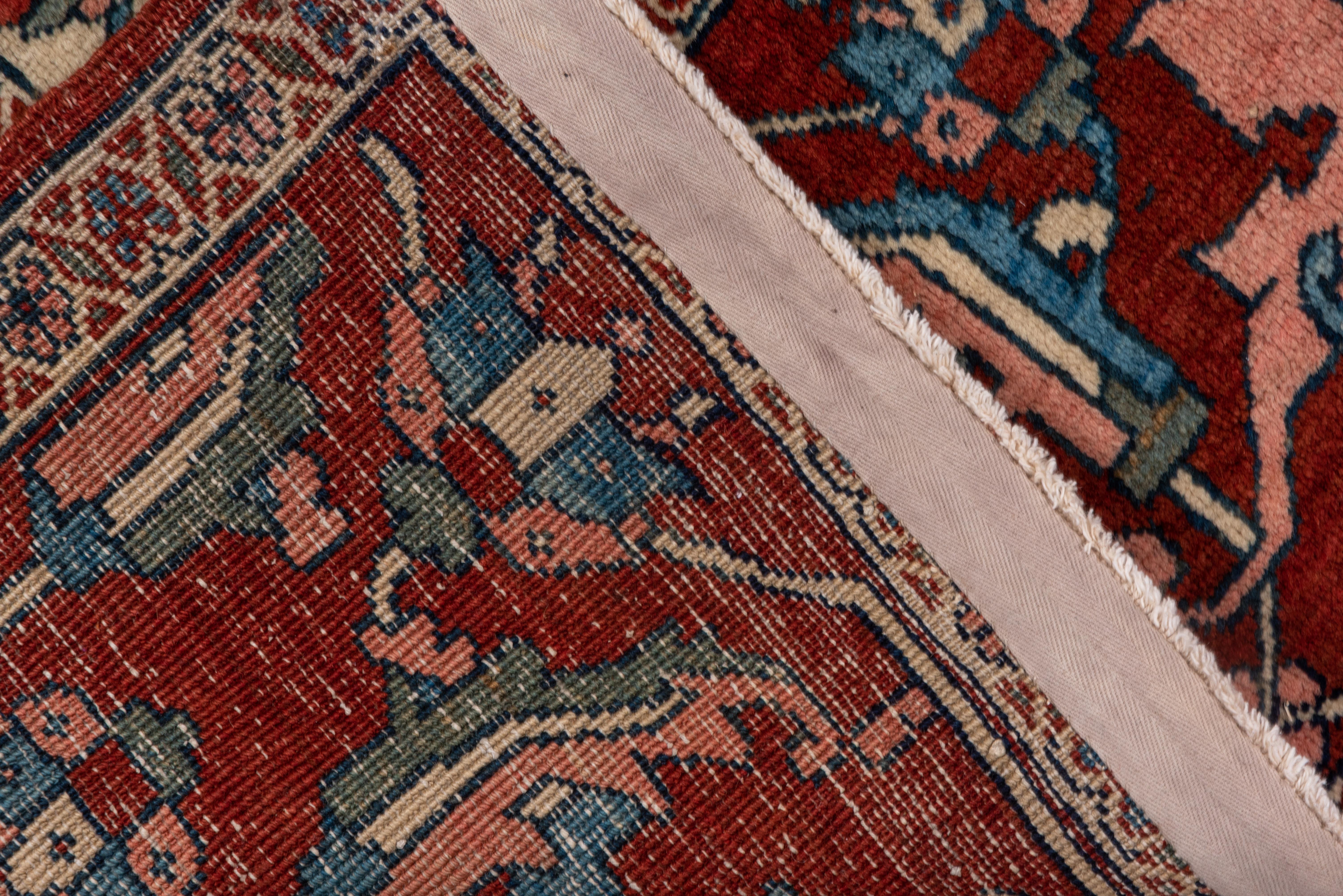 Antique Persian Serapi Carpet, circa 1900s 1