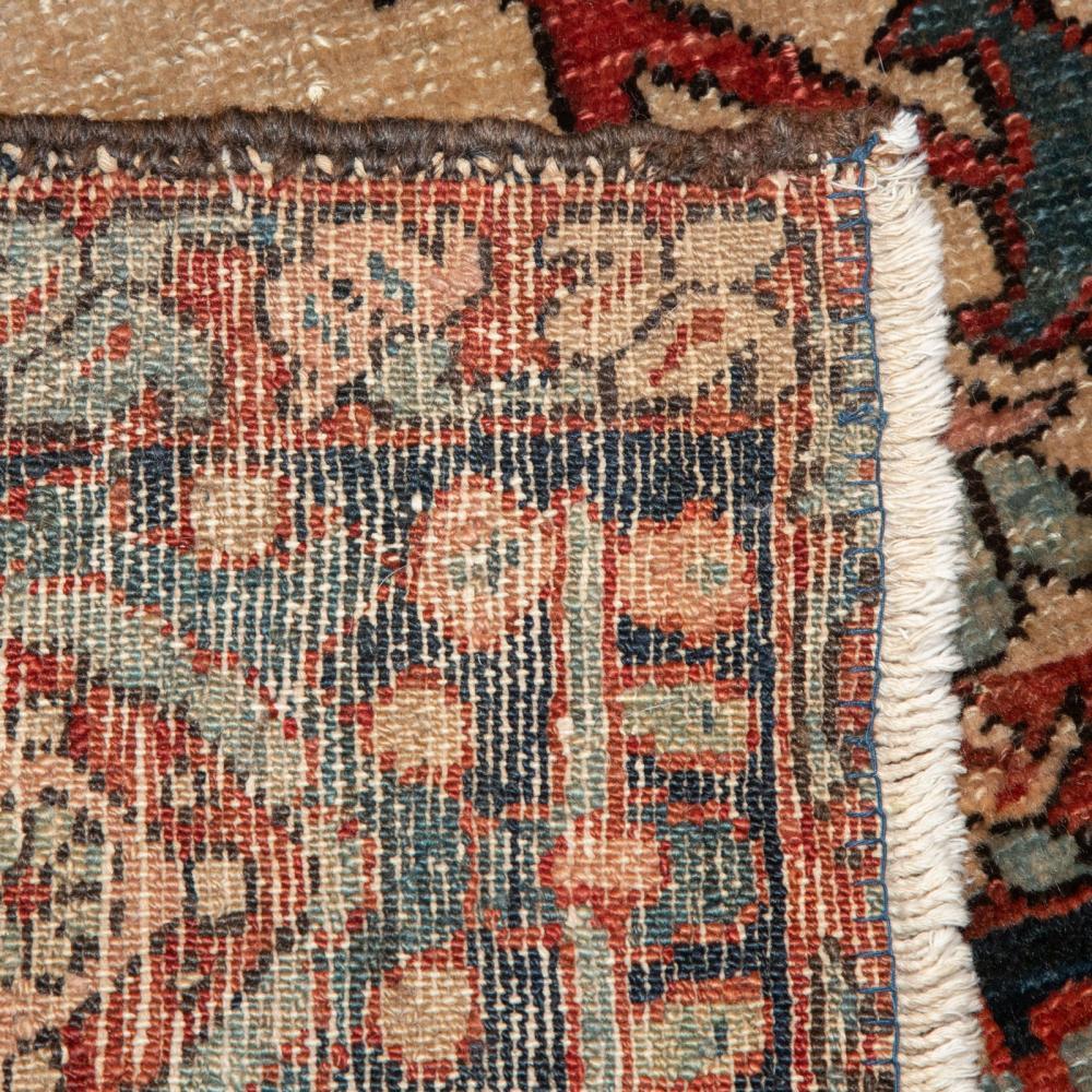 Tissé à la main Tapis persan Serapi ancien en vente